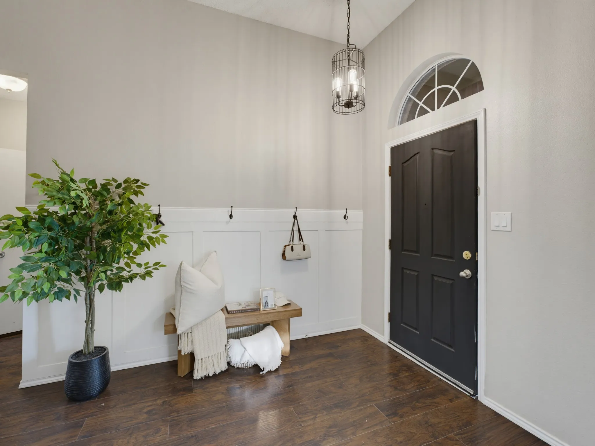 Single Family Residence For Sale in Tarrant County , 4816 N Cascades Street, Fort Worth, Texas 76137, 3 Bedroom, 2 Bathroom, 2 Garage spaces, 1,606 Sqft, built in 1992, mls#21345758, Real Estate Agent in Fort Worth, Homes For Sale in Tarrant county, Homes For Sale in Fort Worth, Realtor in Fort Worth Texas, Real Estate Brokerage Independent Realty Texas, Luminita Cordes Realtor