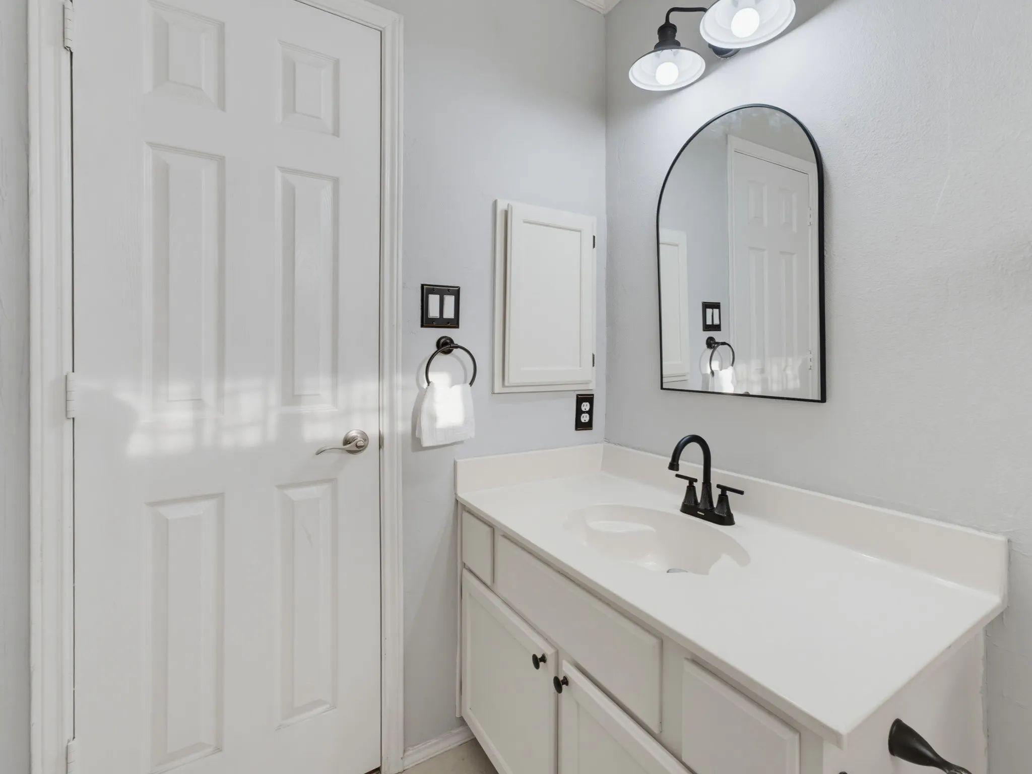 Single Family Residence For Sale in Tarrant County , 4816 N Cascades Street, Fort Worth, Texas 76137, 3 Bedroom, 2 Bathroom, 2 Garage spaces, 1,606 Sqft, built in 1992, mls#21345758, Real Estate Agent in Fort Worth, Homes For Sale in Tarrant county, Homes For Sale in Fort Worth, Realtor in Fort Worth Texas, Real Estate Brokerage Independent Realty Texas, Luminita Cordes Realtor
