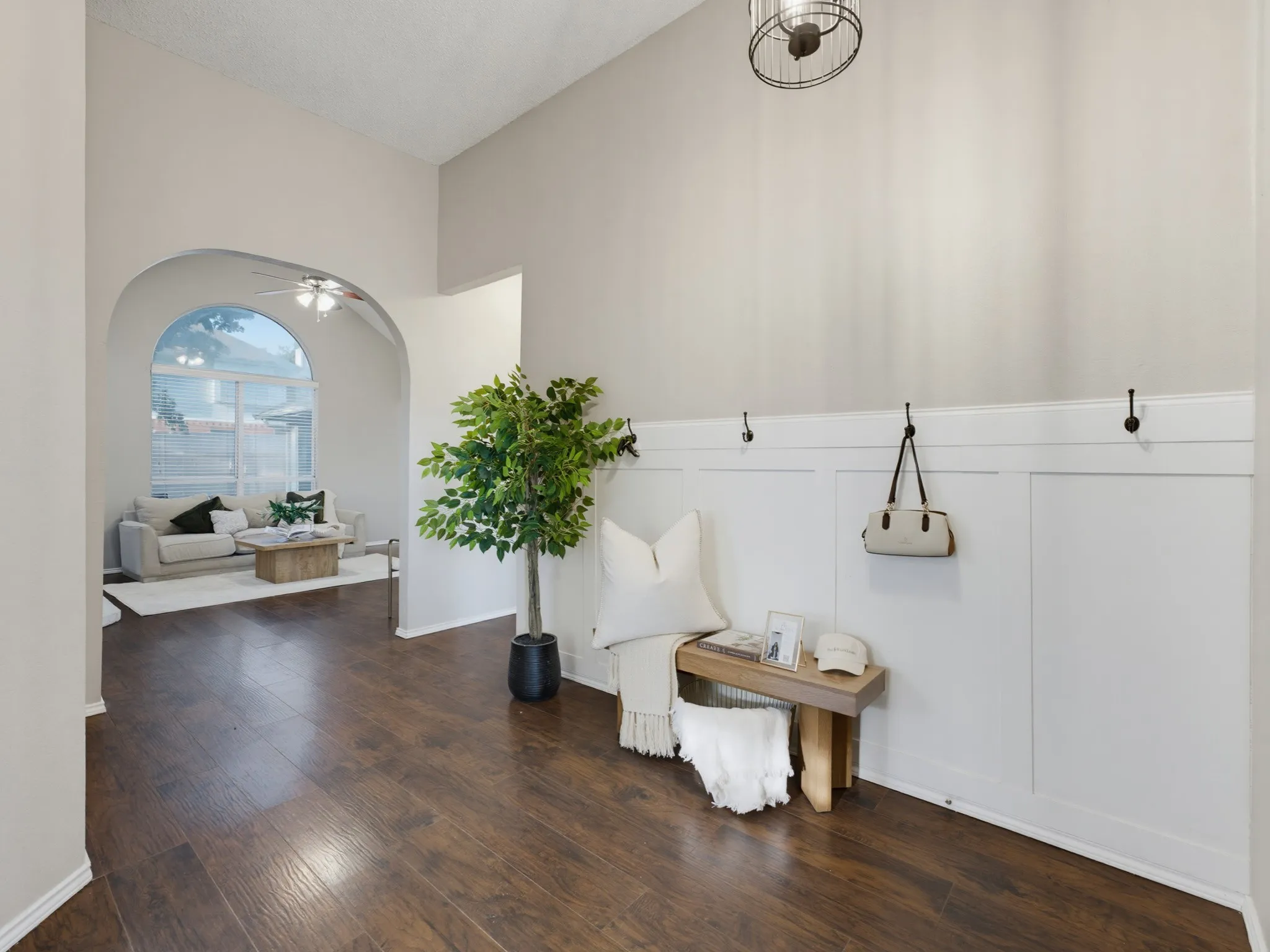 Single Family Residence For Sale in Tarrant County , 4816 N Cascades Street, Fort Worth, Texas 76137, 3 Bedroom, 2 Bathroom, 2 Garage spaces, 1,606 Sqft, built in 1992, mls#21345758, Real Estate Agent in Fort Worth, Homes For Sale in Tarrant county, Homes For Sale in Fort Worth, Realtor in Fort Worth Texas, Real Estate Brokerage Independent Realty Texas, Luminita Cordes Realtor