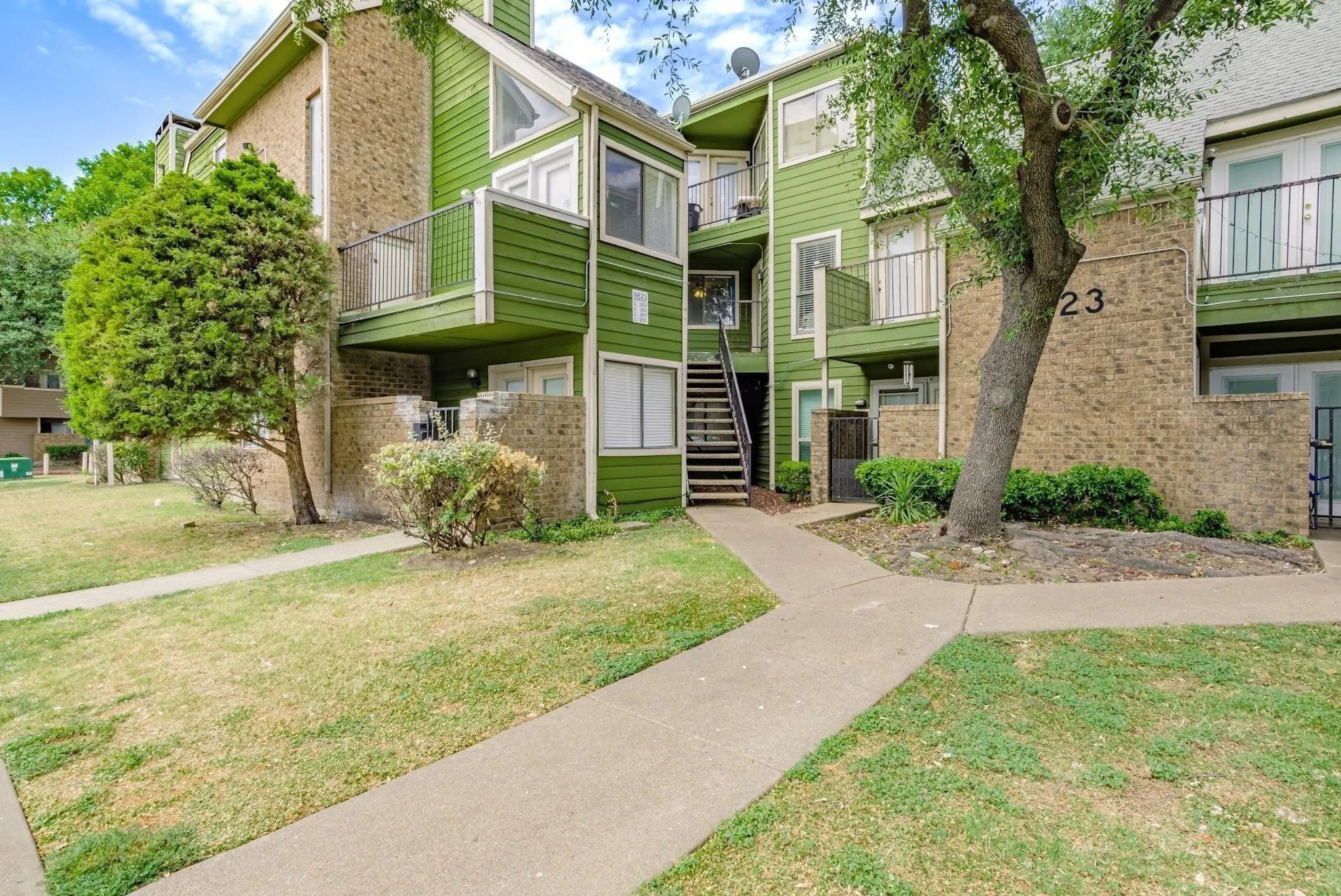 Condominium For Rent in Dallas County , 9823 Walnut Street L205, Dallas, Texas 75243, 2 Bedroom, 2 Bathroom, Garage spaces, 1,031 Sqft, built in 1982, mls#21345517, Real Estate Agent in Dallas, Homes For Rent in Dallas county, Homes For Rent in Dallas, Realtor in Dallas Texas, Real Estate Brokerage Independent Realty Texas, Luminita Cordes Realtor