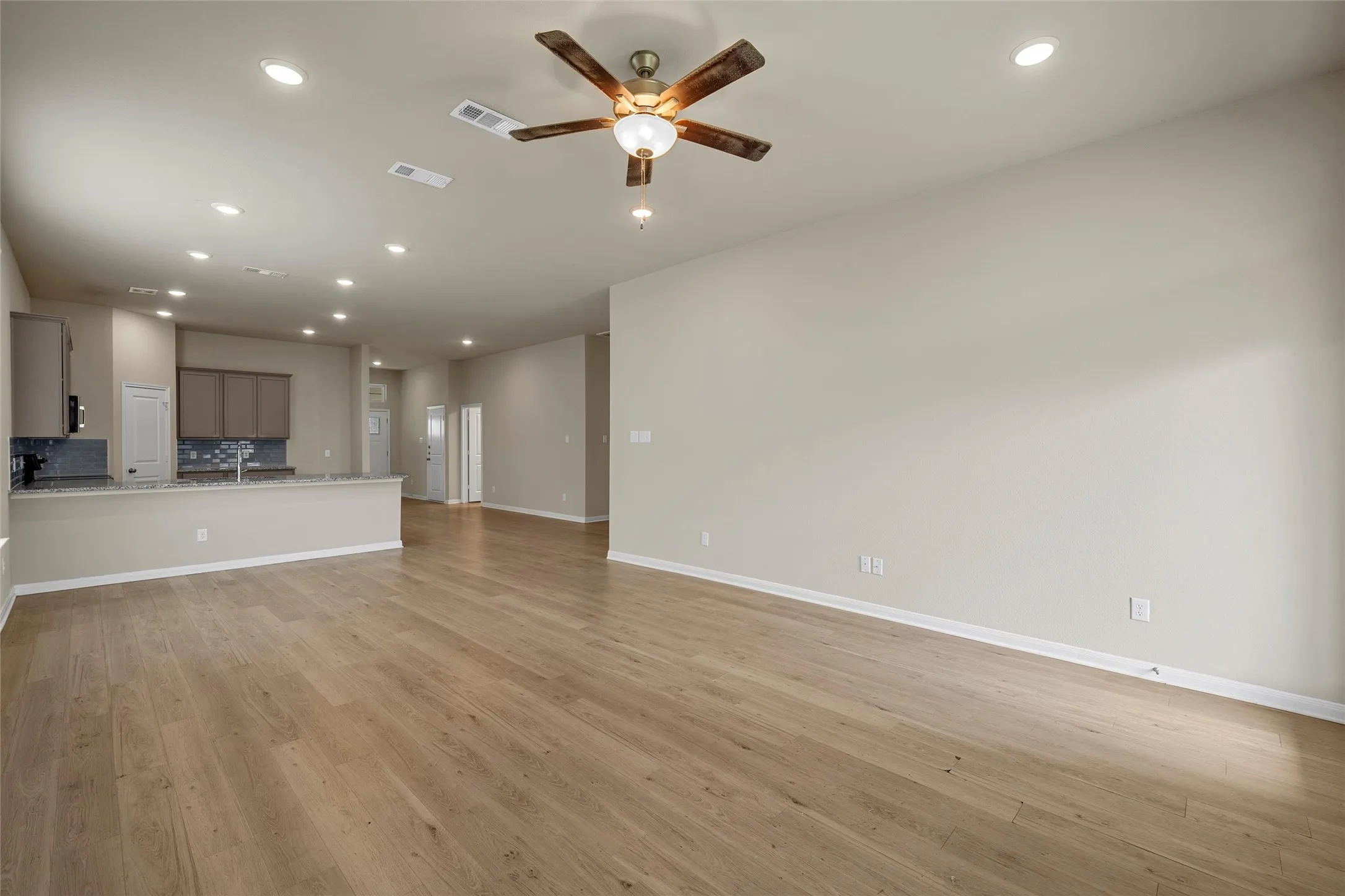 Single Family Residence For Sale in Mc Lennan County , 3205 Dottavio Road, Lorena, Texas 76655, 4 Bedrooms, 3 Bathrooms, 2 Garage spaces, 2,121 Sqft, built in 2023, Price $369,500, mls#21345712, Real Estate Agent in Lorena, Homes For Sale in Mc Lennan county, Homes For Sale in Lorena, Realtor in Lorena Texas, Real Estate Brokerage Independent Realty Texas, Luminita Cordes Realtor
