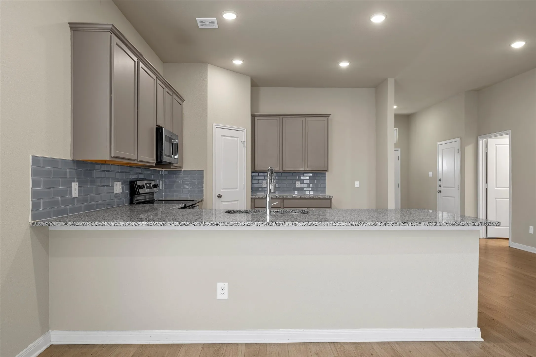 Single Family Residence For Sale in Mc Lennan County , 3205 Dottavio Road, Lorena, Texas 76655, 4 Bedrooms, 3 Bathrooms, 2 Garage spaces, 2,121 Sqft, built in 2023, Price $369,500, mls#21345712, Real Estate Agent in Lorena, Homes For Sale in Mc Lennan county, Homes For Sale in Lorena, Realtor in Lorena Texas, Real Estate Brokerage Independent Realty Texas, Luminita Cordes Realtor