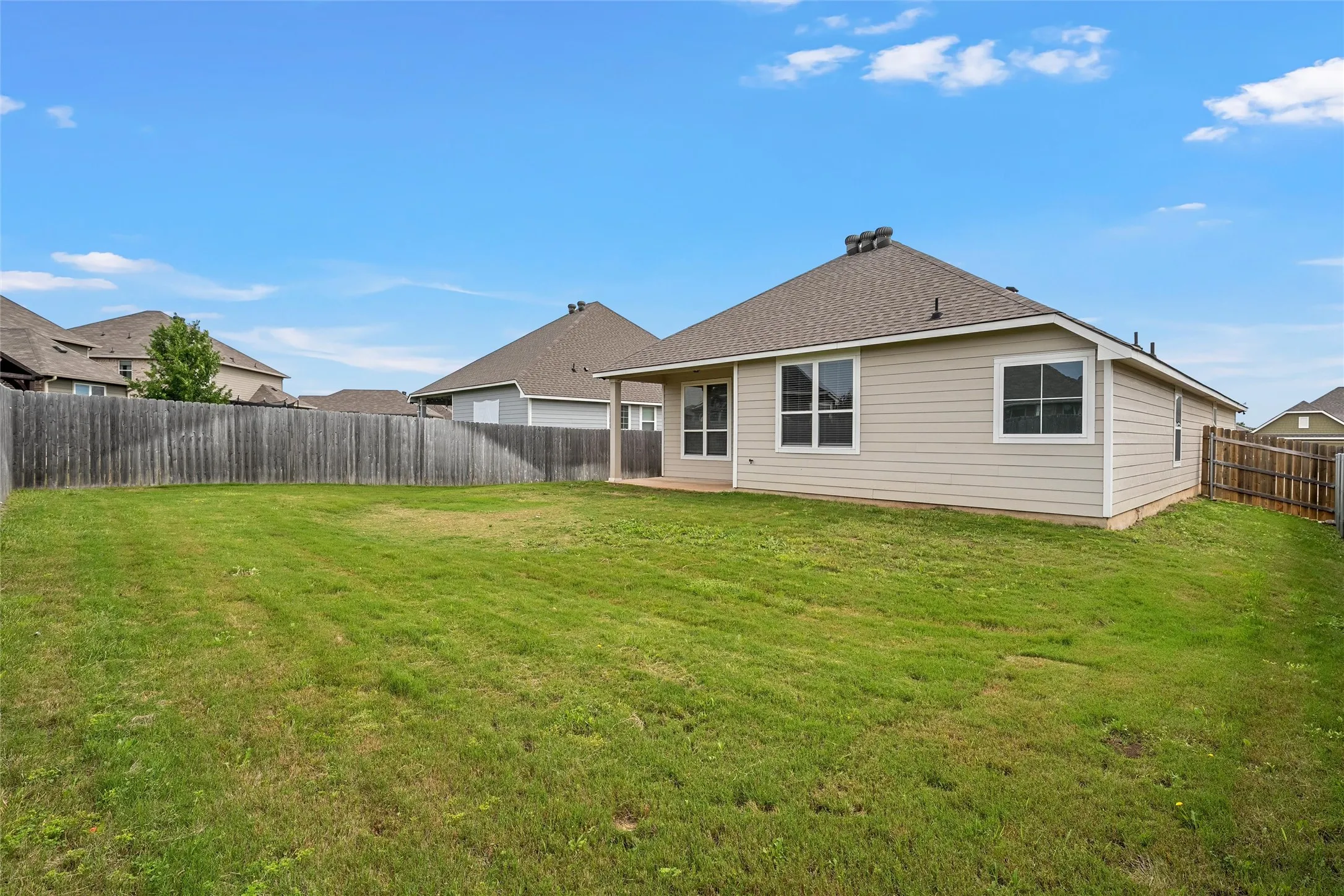 Single Family Residence For Sale in Mc Lennan County , 3205 Dottavio Road, Lorena, Texas 76655, 4 Bedrooms, 3 Bathrooms, 2 Garage spaces, 2,121 Sqft, built in 2023, Price $369,500, mls#21345712, Real Estate Agent in Lorena, Homes For Sale in Mc Lennan county, Homes For Sale in Lorena, Realtor in Lorena Texas, Real Estate Brokerage Independent Realty Texas, Luminita Cordes Realtor