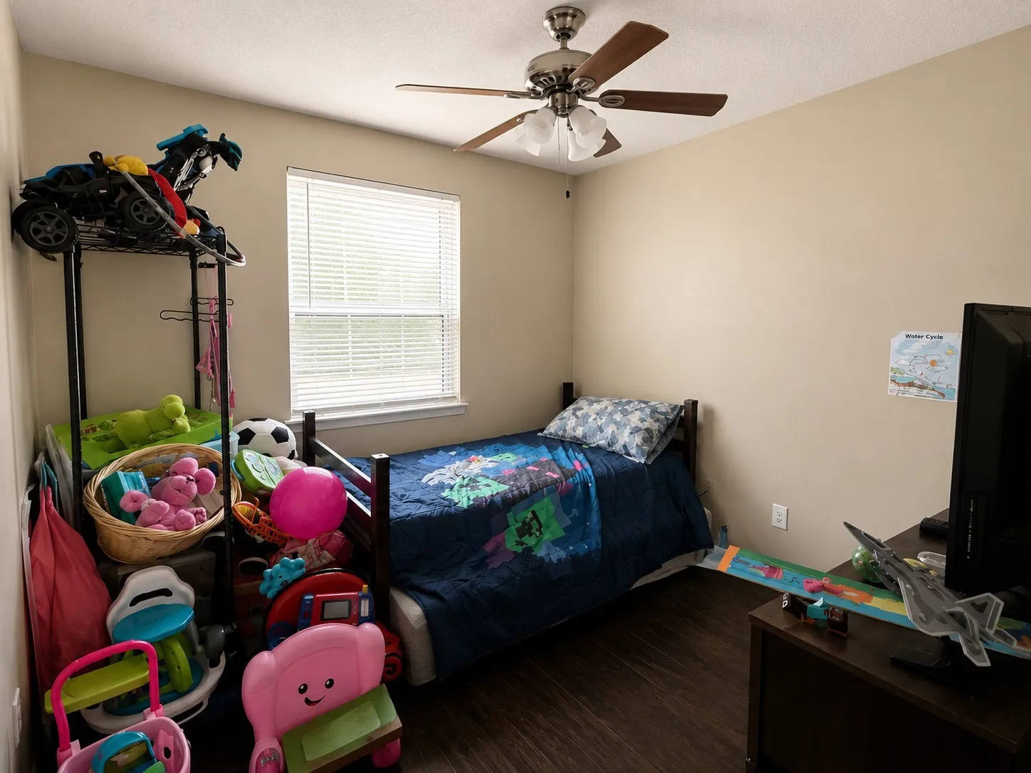 Single Family Residence For Sale in Kaufman County , 1614 Lee Street, Kaufman, Texas 75142, 3 Bedrooms, 2 Bathrooms, 2 Garage spaces, 1,253 Sqft, built in 1970, Price $185,000, mls#21337755, Real Estate Agent in Kaufman, Homes For Sale in Kaufman county, Homes For Sale in Kaufman, Realtor in Kaufman Texas, Real Estate Brokerage Independent Realty Texas, Luminita Cordes Realtor