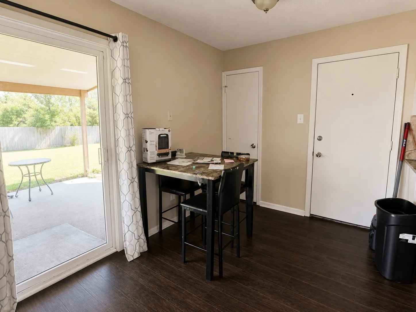 Single Family Residence For Sale in Kaufman County , 1614 Lee Street, Kaufman, Texas 75142, 3 Bedrooms, 2 Bathrooms, 2 Garage spaces, 1,253 Sqft, built in 1970, Price $185,000, mls#21337755, Real Estate Agent in Kaufman, Homes For Sale in Kaufman county, Homes For Sale in Kaufman, Realtor in Kaufman Texas, Real Estate Brokerage Independent Realty Texas, Luminita Cordes Realtor