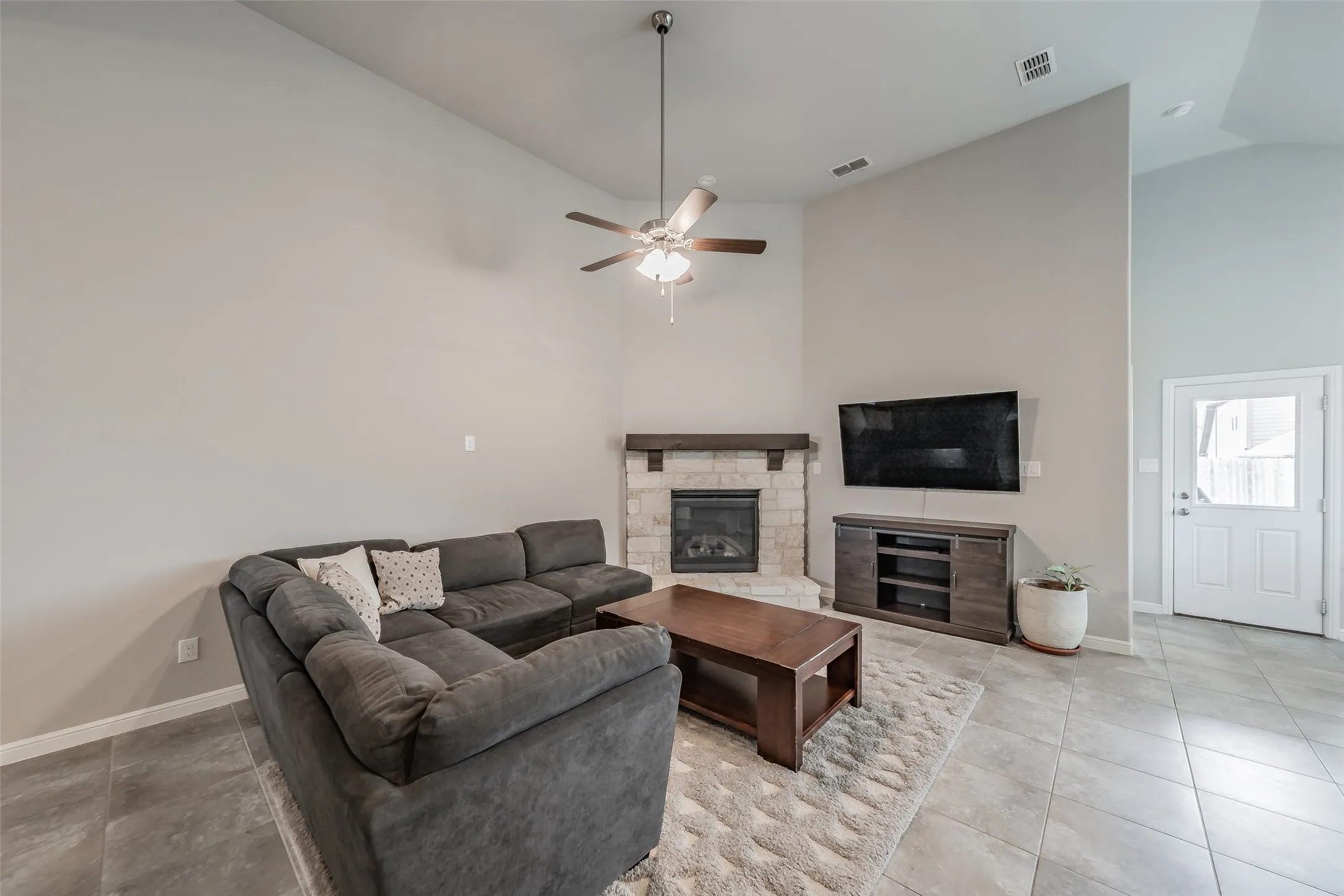 Single Family Residence For Sale in Tarrant County , 1125 Belsay Lane, Saginaw, Texas 76131, 4 Bedrooms, 2 Bathrooms, 3 Garage spaces, 1,801 Sqft, built in 2018, Price $360,000, mls#21344646, Real Estate Agent in Saginaw, Homes For Sale in Tarrant county, Homes For Sale in Saginaw, Realtor in Saginaw Texas, Real Estate Brokerage Independent Realty Texas, Luminita Cordes Realtor