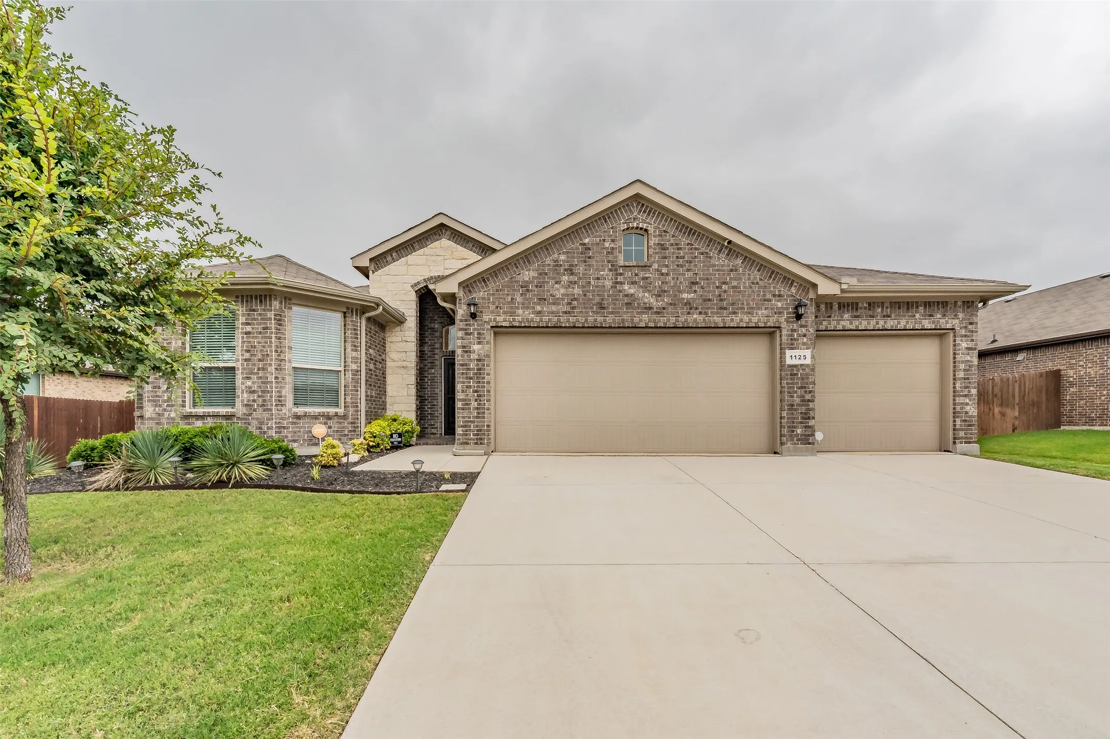 Single Family Residence For Sale in Tarrant County , 1125 Belsay Lane, Saginaw, Texas 76131, 4 Bedrooms, 2 Bathrooms, 3 Garage spaces, 1,801 Sqft, built in 2018, Price $360,000, mls#21344646, Real Estate Agent in Saginaw, Homes For Sale in Tarrant county, Homes For Sale in Saginaw, Realtor in Saginaw Texas, Real Estate Brokerage Independent Realty Texas, Luminita Cordes Realtor