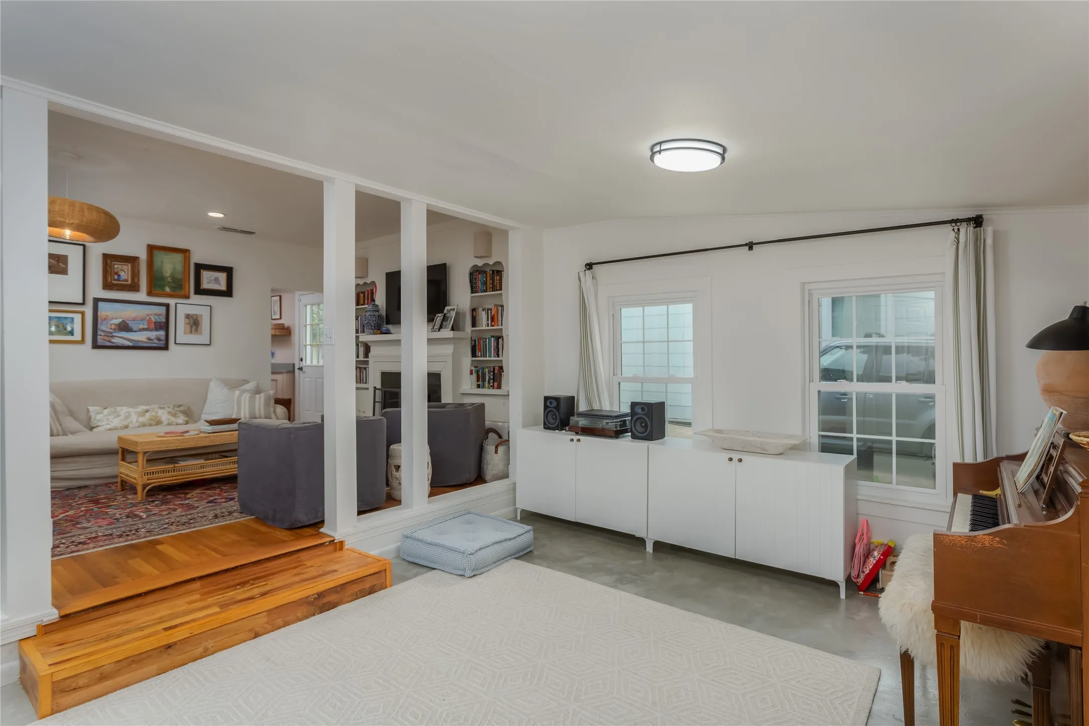 Single Family Residence For Sale in Tarrant County , 3217 Waits Avenue, Fort Worth, Texas 76109, 2 Bedroom, 2 Bathroom, Garage spaces, 1,402 Sqft, built in 1936, mls#21342639, Real Estate Agent in Fort Worth, Homes For Sale in Tarrant county, Homes For Sale in Fort Worth, Realtor in Fort Worth Texas, Real Estate Brokerage Independent Realty Texas, Luminita Cordes Realtor