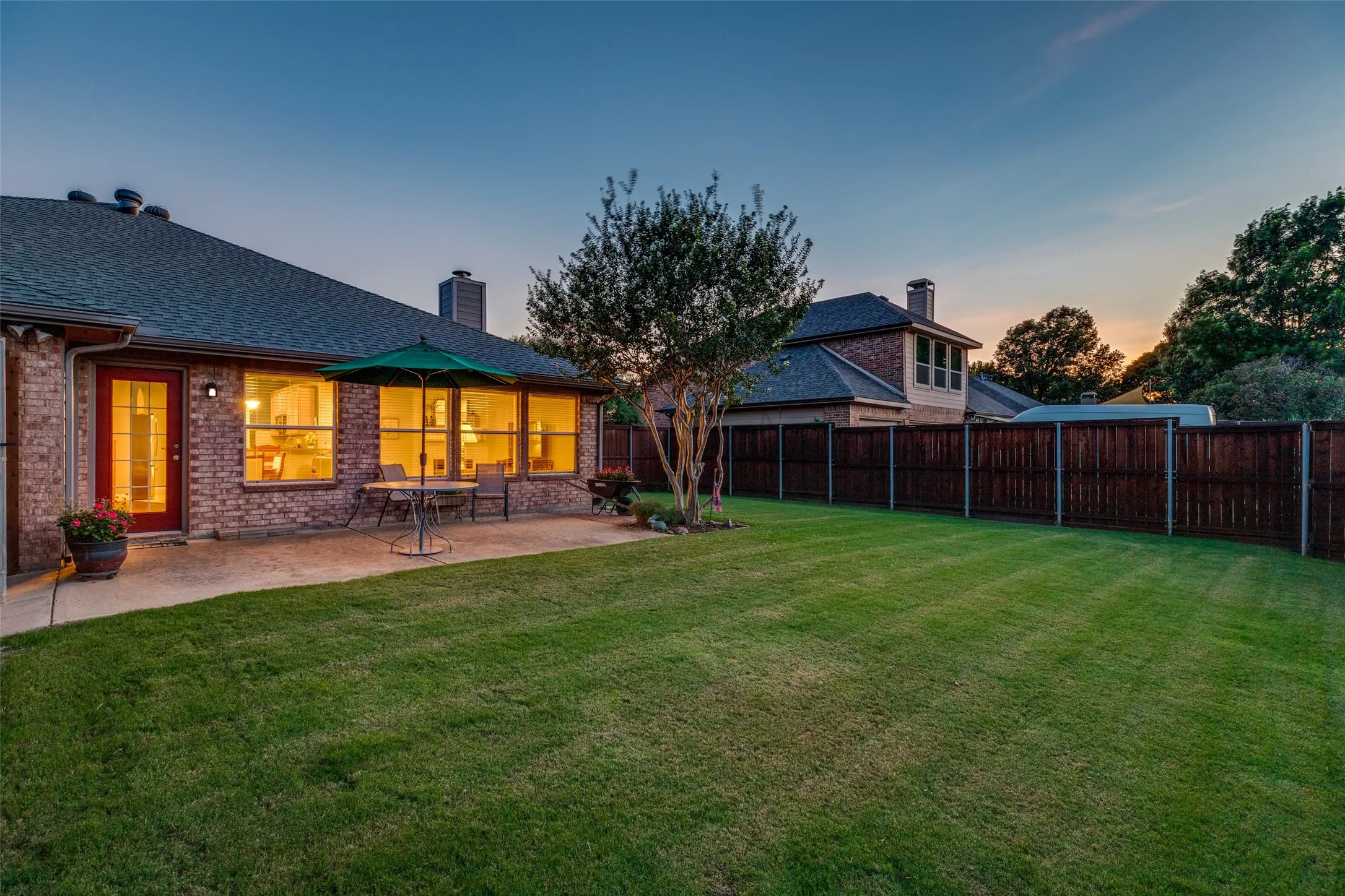 Single Family Residence For Sale in Collin County , 10914 Turtle Creek Lane, Frisco, Texas 75035, 3 Bedroom, 2 Bathroom, 2 Garage spaces, 1,933 Sqft, built in 1999, mls#21345433, Real Estate Agent in Frisco, Homes For Sale in Collin county, Homes For Sale in Frisco, Realtor in Frisco Texas, Real Estate Brokerage Independent Realty Texas, Luminita Cordes Realtor