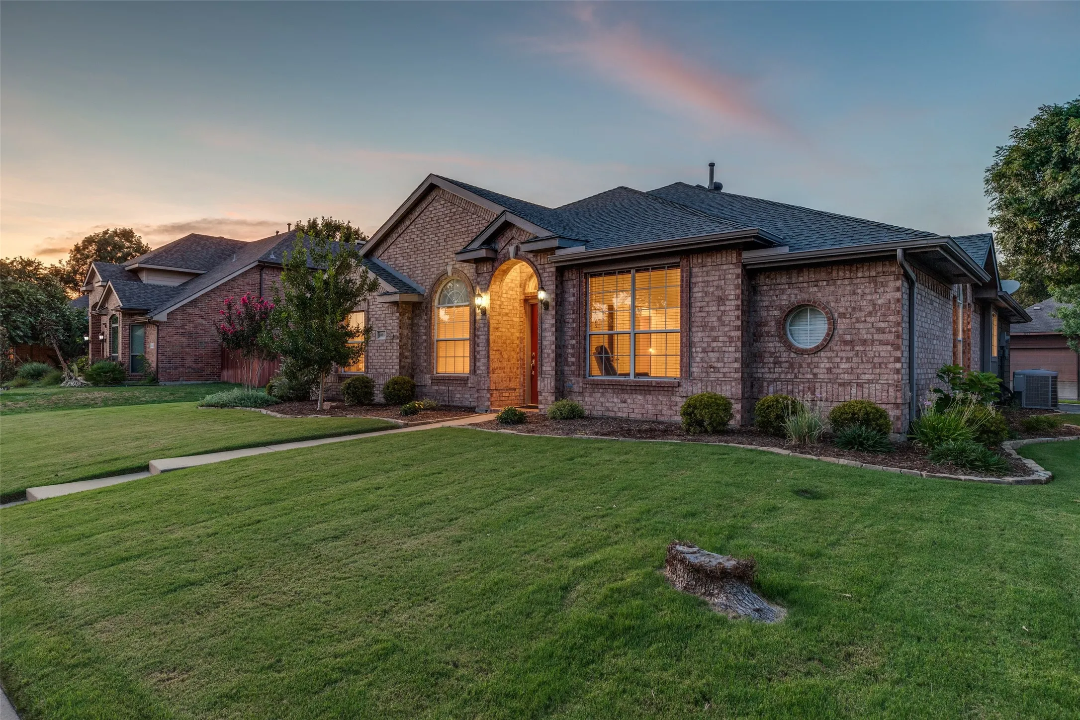 Single Family Residence For Sale in Collin County , 10914 Turtle Creek Lane, Frisco, Texas 75035, 3 Bedroom, 2 Bathroom, 2 Garage spaces, 1,933 Sqft, built in 1999, mls#21345433, Real Estate Agent in Frisco, Homes For Sale in Collin county, Homes For Sale in Frisco, Realtor in Frisco Texas, Real Estate Brokerage Independent Realty Texas, Luminita Cordes Realtor