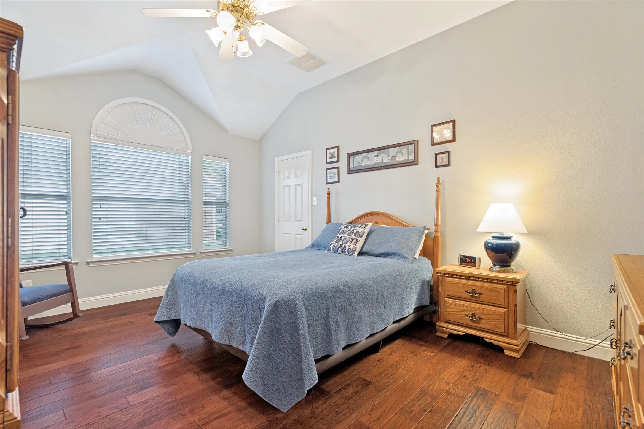 Single Family Residence For Sale in Collin County , 10914 Turtle Creek Lane, Frisco, Texas 75035, 3 Bedroom, 2 Bathroom, 2 Garage spaces, 1,933 Sqft, built in 1999, mls#21345433, Real Estate Agent in Frisco, Homes For Sale in Collin county, Homes For Sale in Frisco, Realtor in Frisco Texas, Real Estate Brokerage Independent Realty Texas, Luminita Cordes Realtor