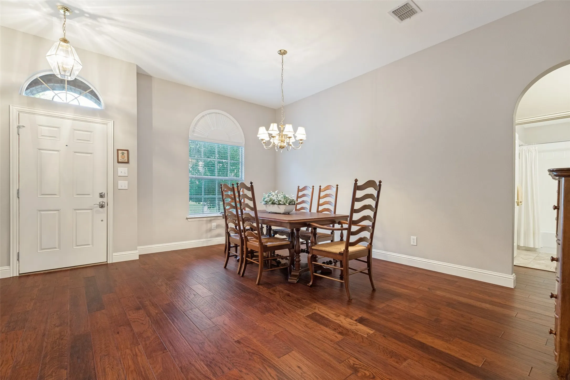 Single Family Residence For Sale in Collin County , 10914 Turtle Creek Lane, Frisco, Texas 75035, 3 Bedroom, 2 Bathroom, 2 Garage spaces, 1,933 Sqft, built in 1999, mls#21345433, Real Estate Agent in Frisco, Homes For Sale in Collin county, Homes For Sale in Frisco, Realtor in Frisco Texas, Real Estate Brokerage Independent Realty Texas, Luminita Cordes Realtor