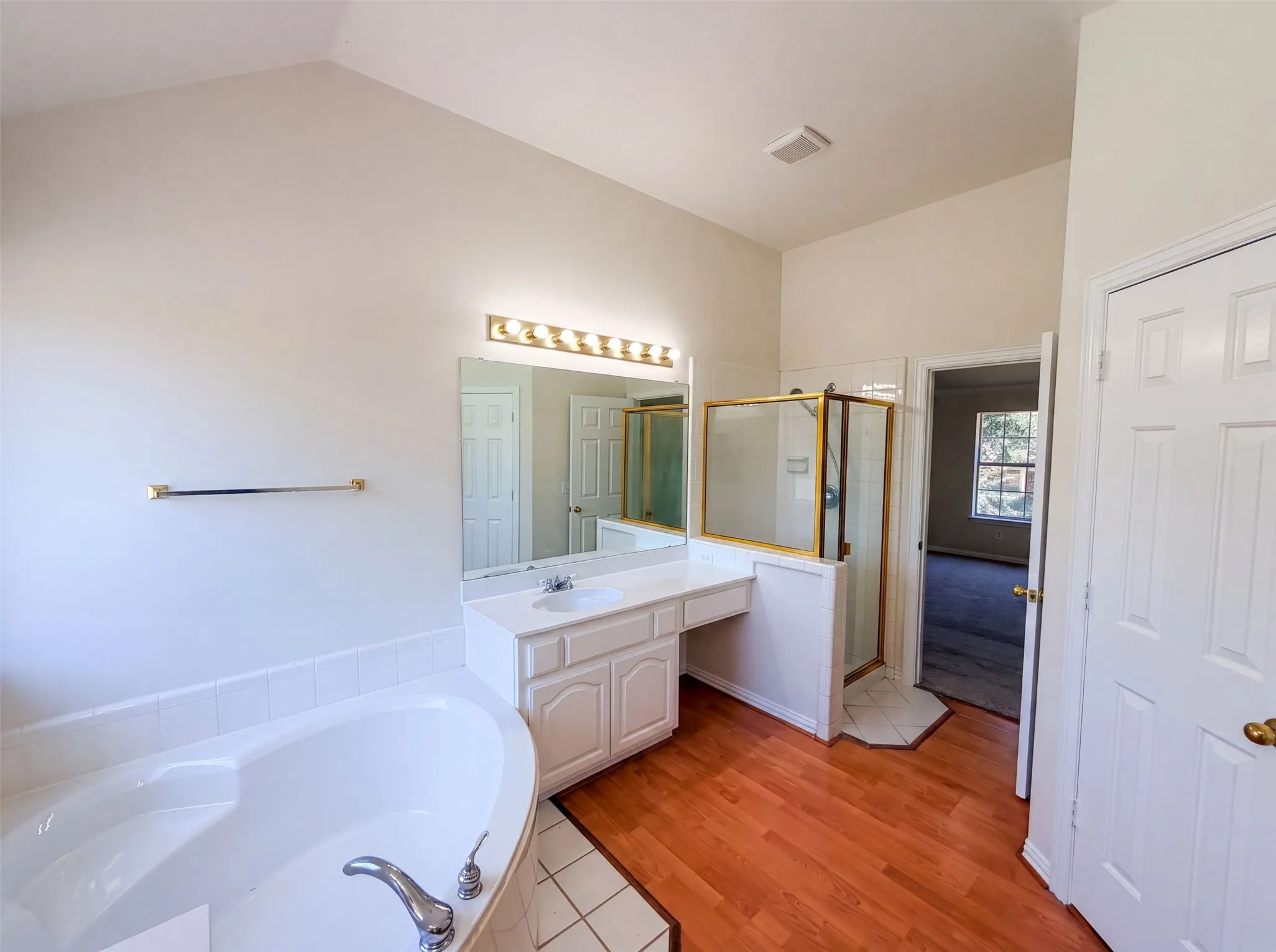 Single Family Residence For Sale in Dallas County , 3106 Westshore Drive, Rowlett, Texas 75088, 4 Bedroom, 3 Bathroom, 2 Garage spaces, 2,288 Sqft, built in 1995, mls#21345773, Real Estate Agent in Rowlett, Homes For Sale in Dallas county, Homes For Sale in Rowlett, Realtor in Rowlett Texas, Real Estate Brokerage Independent Realty Texas, Luminita Cordes Realtor