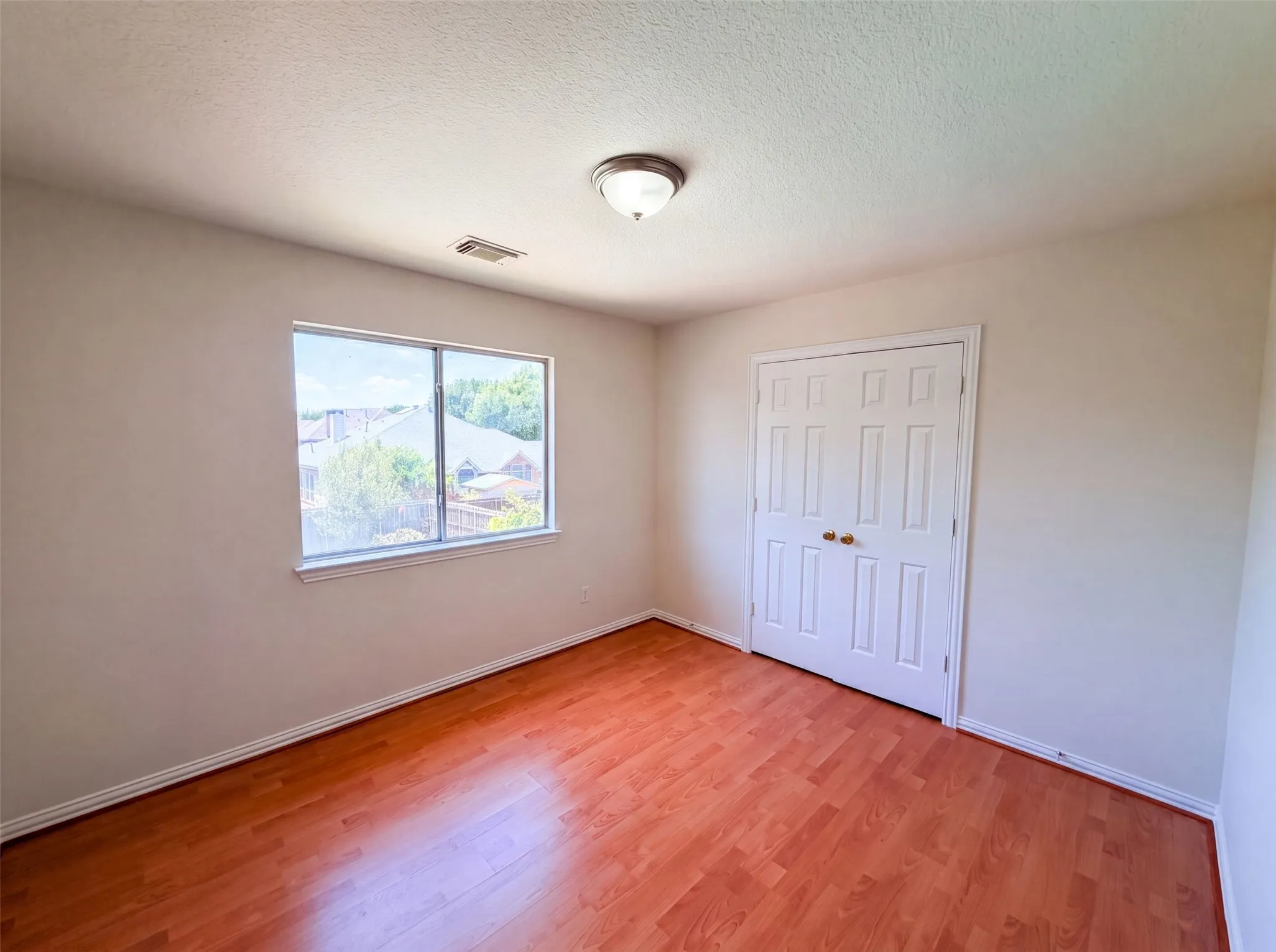 Single Family Residence For Sale in Dallas County , 3106 Westshore Drive, Rowlett, Texas 75088, 4 Bedroom, 3 Bathroom, 2 Garage spaces, 2,288 Sqft, built in 1995, mls#21345773, Real Estate Agent in Rowlett, Homes For Sale in Dallas county, Homes For Sale in Rowlett, Realtor in Rowlett Texas, Real Estate Brokerage Independent Realty Texas, Luminita Cordes Realtor