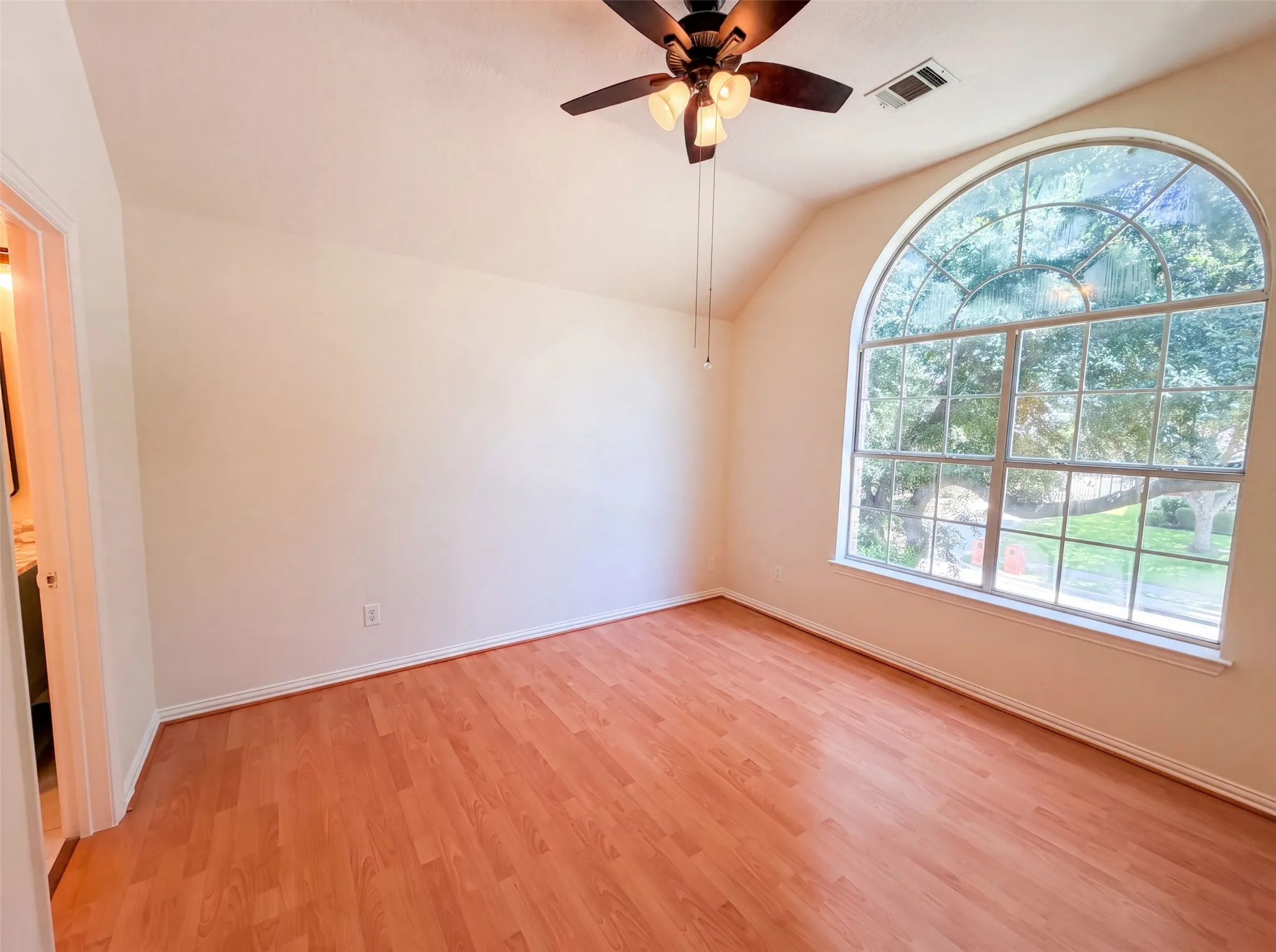 Single Family Residence For Sale in Dallas County , 3106 Westshore Drive, Rowlett, Texas 75088, 4 Bedroom, 3 Bathroom, 2 Garage spaces, 2,288 Sqft, built in 1995, mls#21345773, Real Estate Agent in Rowlett, Homes For Sale in Dallas county, Homes For Sale in Rowlett, Realtor in Rowlett Texas, Real Estate Brokerage Independent Realty Texas, Luminita Cordes Realtor