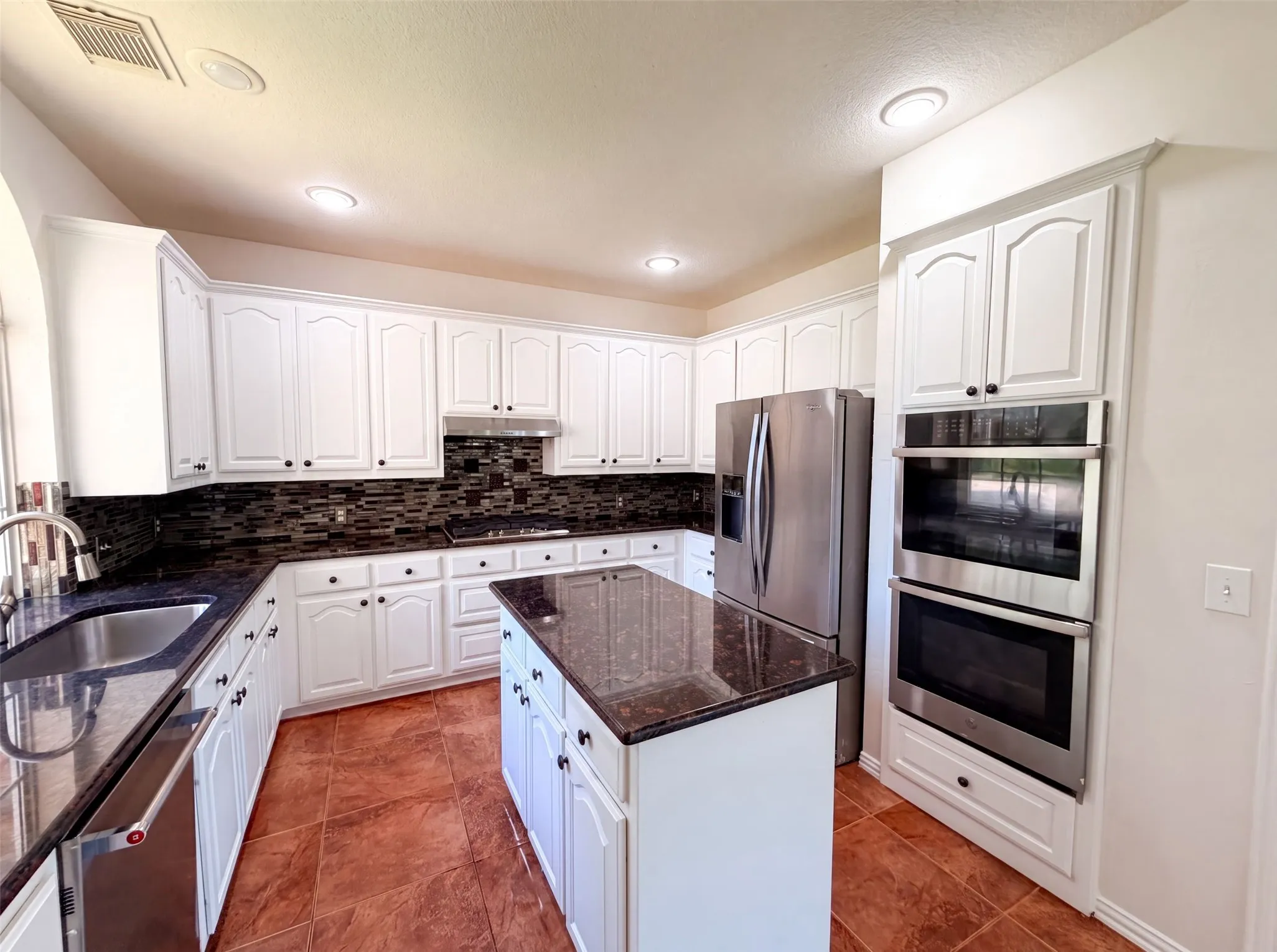 Single Family Residence For Sale in Dallas County , 3106 Westshore Drive, Rowlett, Texas 75088, 4 Bedroom, 3 Bathroom, 2 Garage spaces, 2,288 Sqft, built in 1995, mls#21345773, Real Estate Agent in Rowlett, Homes For Sale in Dallas county, Homes For Sale in Rowlett, Realtor in Rowlett Texas, Real Estate Brokerage Independent Realty Texas, Luminita Cordes Realtor