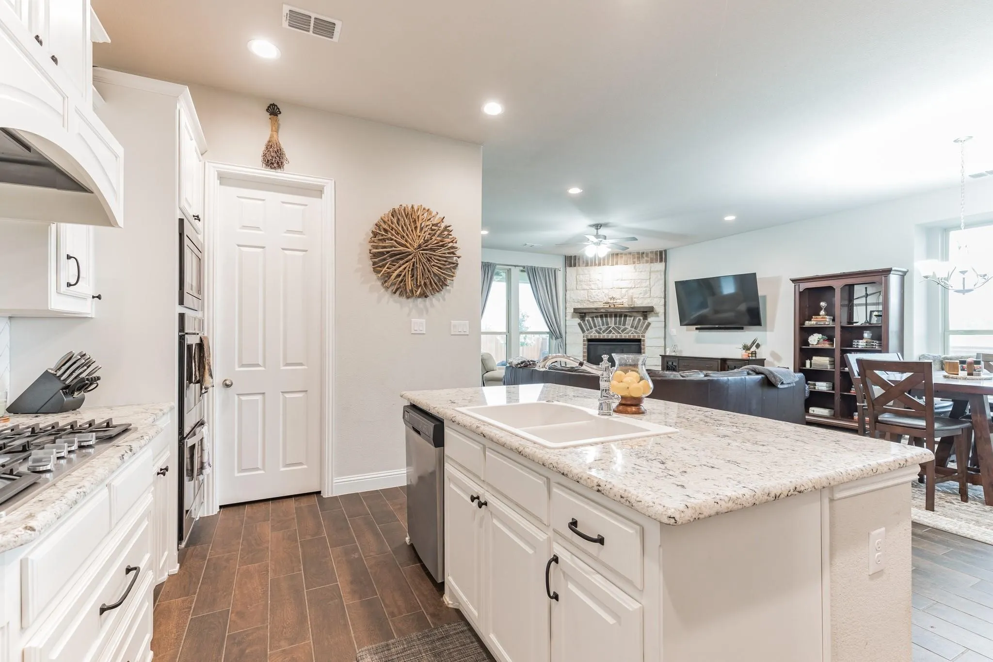 Single Family Residence For Rent in Parker County , 14800 Belclaire Avenue, Aledo, Texas 76008, 5 Bedroom, 3 Bathroom, 2 Garage spaces, 3,207 Sqft, built in 2019, mls#21345774, Real Estate Agent in Aledo, Homes For Rent in Parker county, Homes For Rent in Aledo, Realtor in Aledo Texas, Real Estate Brokerage Independent Realty Texas, Luminita Cordes Realtor