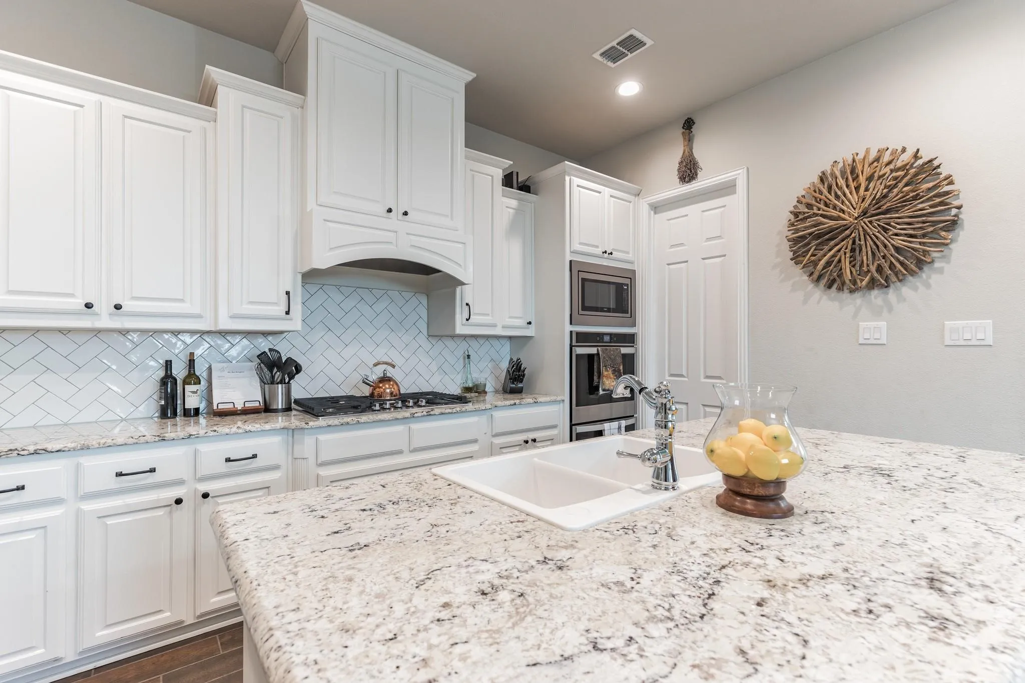 Single Family Residence For Rent in Parker County , 14800 Belclaire Avenue, Aledo, Texas 76008, 5 Bedroom, 3 Bathroom, 2 Garage spaces, 3,207 Sqft, built in 2019, mls#21345774, Real Estate Agent in Aledo, Homes For Rent in Parker county, Homes For Rent in Aledo, Realtor in Aledo Texas, Real Estate Brokerage Independent Realty Texas, Luminita Cordes Realtor
