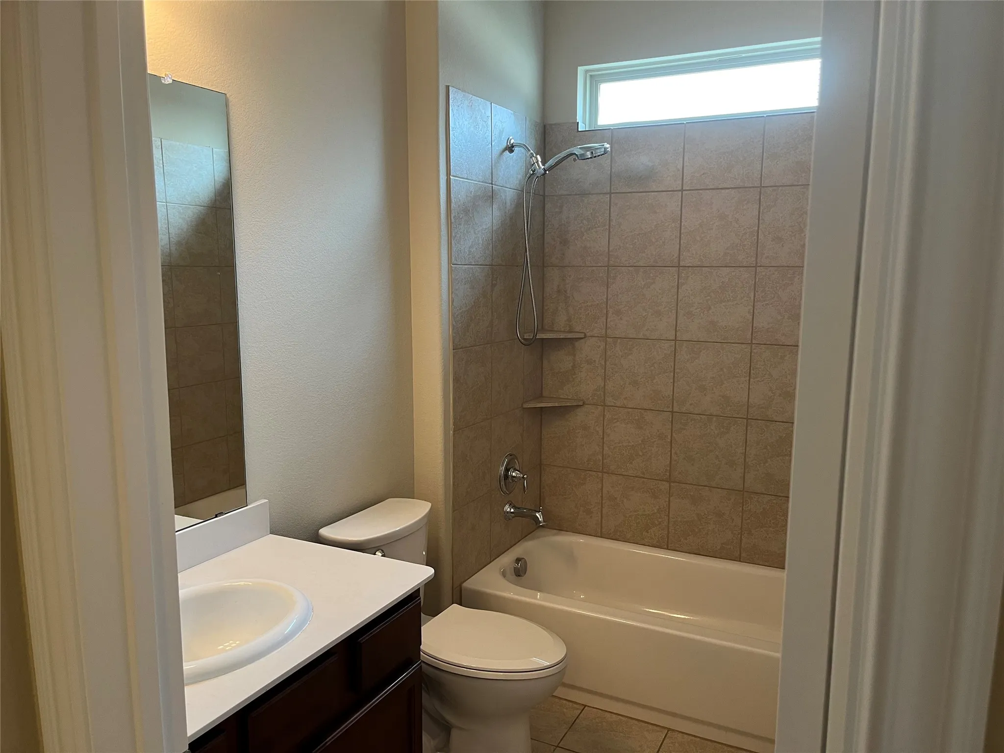 2nd full bath on hallway  by entrance