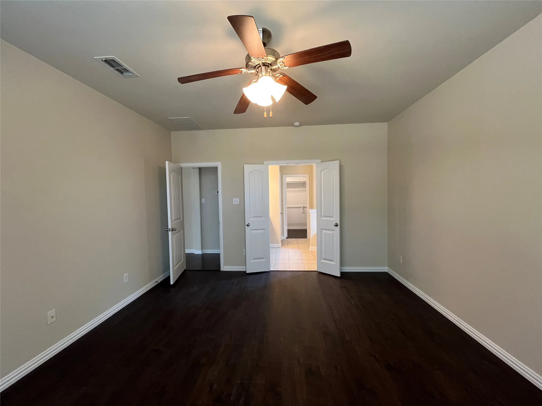 Single Family Residence For Sale in Denton County , 317 Bird Creek, Little Elm, Texas 75068, 4 Bedroom, 3 Bathroom, 2 Garage spaces, 2,419 Sqft, built in 2014, mls#21345776, Real Estate Agent in Little Elm, Homes For Sale in Denton county, Homes For Sale in Little Elm, Realtor in Little Elm Texas, Real Estate Brokerage Independent Realty Texas, Luminita Cordes Realtor