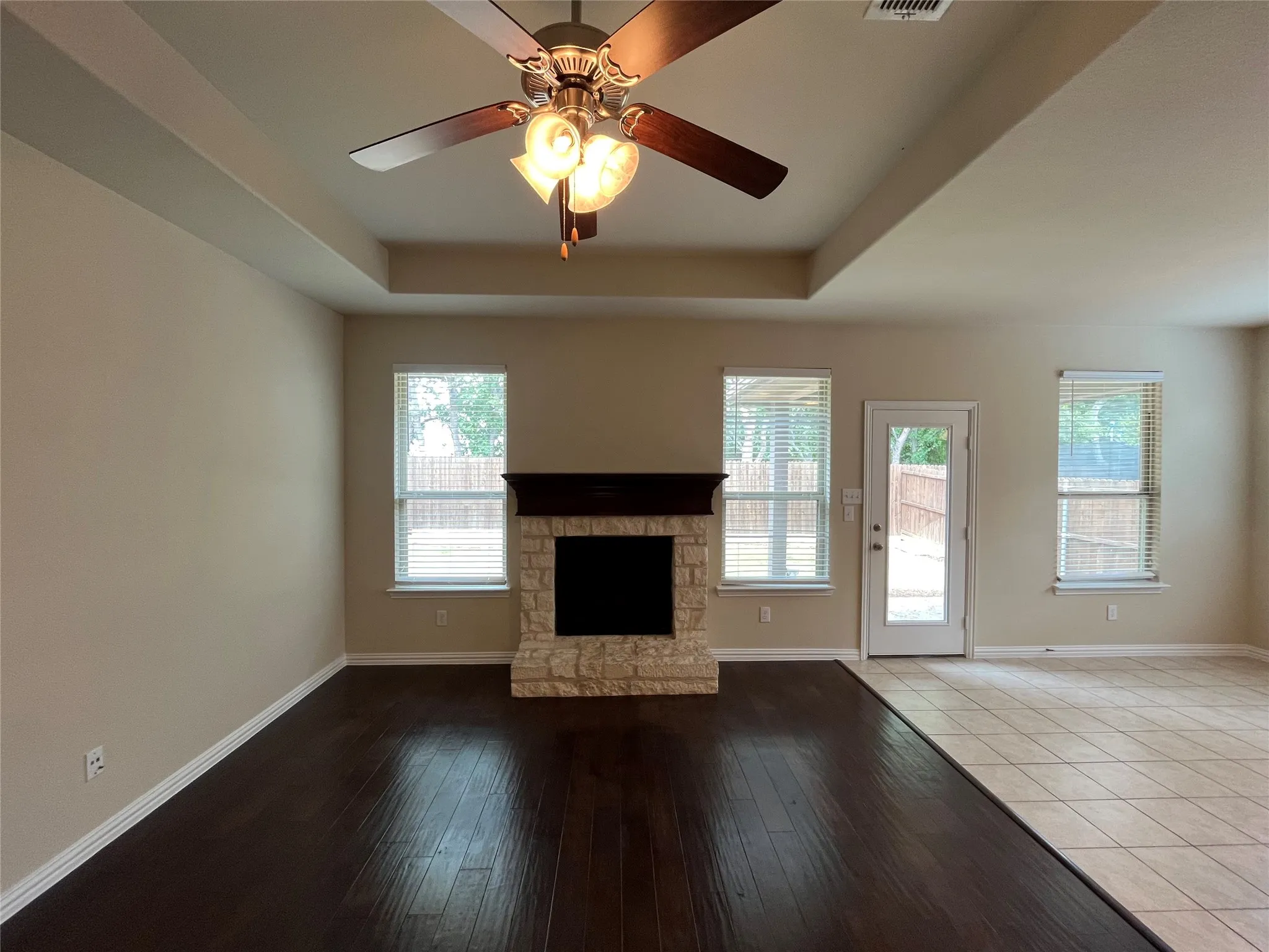 Single Family Residence For Sale in Denton County , 317 Bird Creek, Little Elm, Texas 75068, 4 Bedroom, 3 Bathroom, 2 Garage spaces, 2,419 Sqft, built in 2014, mls#21345776, Real Estate Agent in Little Elm, Homes For Sale in Denton county, Homes For Sale in Little Elm, Realtor in Little Elm Texas, Real Estate Brokerage Independent Realty Texas, Luminita Cordes Realtor