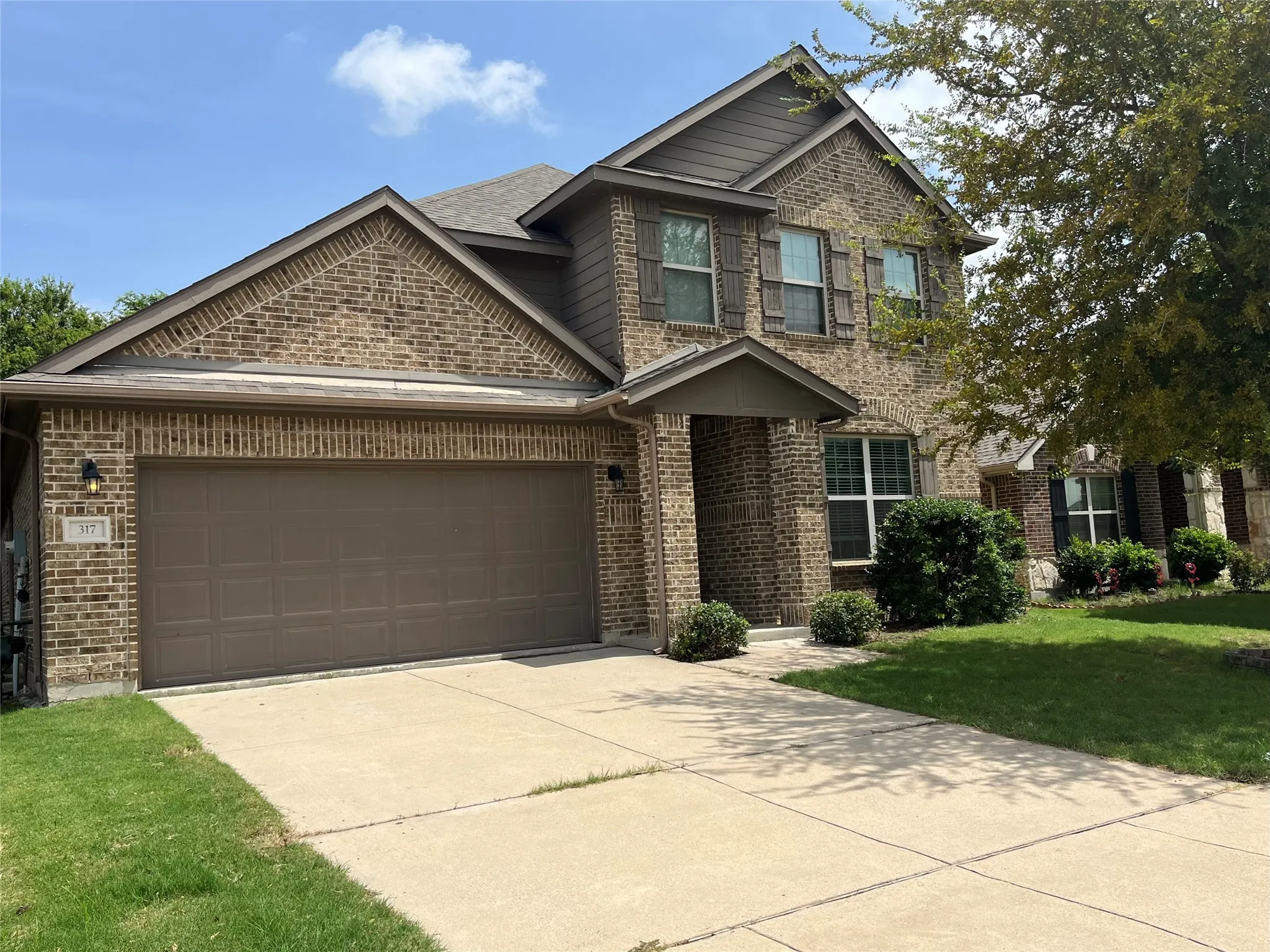 Single Family Residence For Sale in Denton County , 317 Bird Creek, Little Elm, Texas 75068, 4 Bedroom, 3 Bathroom, 2 Garage spaces, 2,419 Sqft, built in 2014, mls#21345776, Real Estate Agent in Little Elm, Homes For Sale in Denton county, Homes For Sale in Little Elm, Realtor in Little Elm Texas, Real Estate Brokerage Independent Realty Texas, Luminita Cordes Realtor