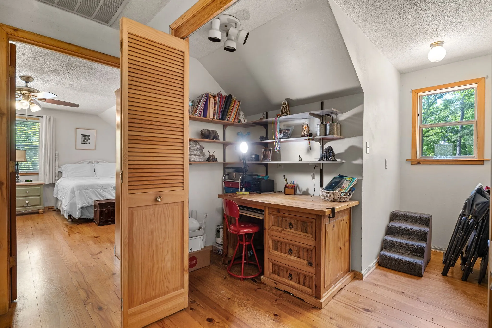 Farm For Sale in Wood County , 1081 County Road 3875, Mineola, Texas 75773, 3 Bedroom, 3 Bathroom, Garage spaces, 2,700 Sqft, built in 1995, mls#21341044, Real Estate Agent in Mineola, Homes For Sale in Wood county, Homes For Sale in Mineola, Realtor in Mineola Texas, Real Estate Brokerage Independent Realty Texas, Luminita Cordes Realtor