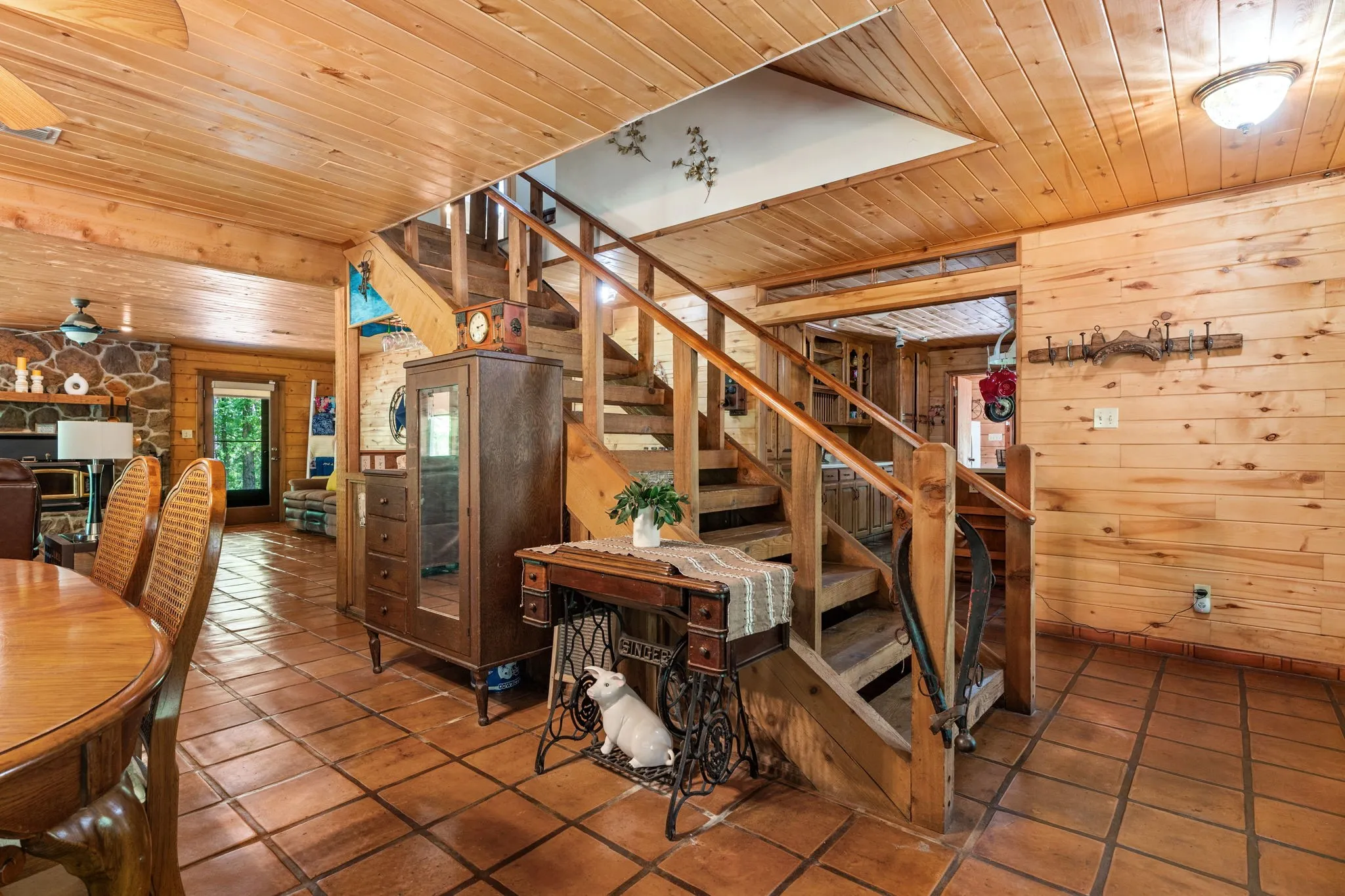 Farm For Sale in Wood County , 1081 County Road 3875, Mineola, Texas 75773, 3 Bedroom, 3 Bathroom, Garage spaces, 2,700 Sqft, built in 1995, mls#21341044, Real Estate Agent in Mineola, Homes For Sale in Wood county, Homes For Sale in Mineola, Realtor in Mineola Texas, Real Estate Brokerage Independent Realty Texas, Luminita Cordes Realtor