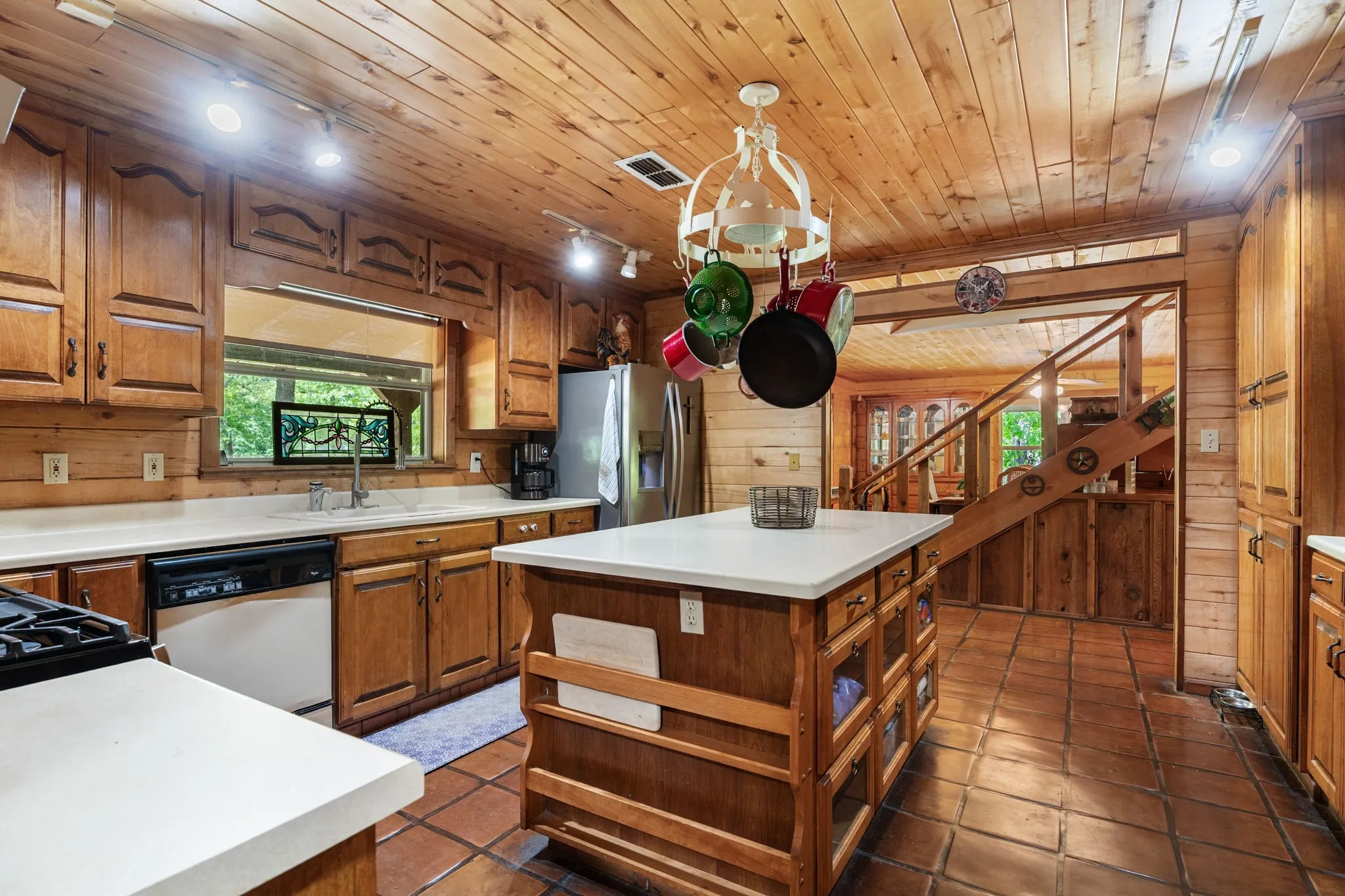 Farm For Sale in Wood County , 1081 County Road 3875, Mineola, Texas 75773, 3 Bedroom, 3 Bathroom, Garage spaces, 2,700 Sqft, built in 1995, mls#21341044, Real Estate Agent in Mineola, Homes For Sale in Wood county, Homes For Sale in Mineola, Realtor in Mineola Texas, Real Estate Brokerage Independent Realty Texas, Luminita Cordes Realtor