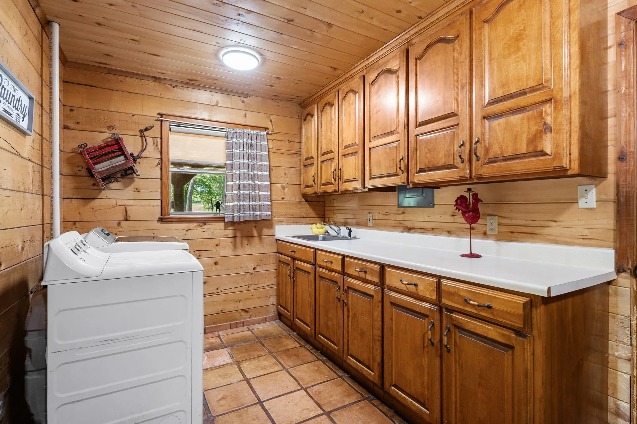 Farm For Sale in Wood County , 1081 County Road 3875, Mineola, Texas 75773, 3 Bedroom, 3 Bathroom, Garage spaces, 2,700 Sqft, built in 1995, mls#21341044, Real Estate Agent in Mineola, Homes For Sale in Wood county, Homes For Sale in Mineola, Realtor in Mineola Texas, Real Estate Brokerage Independent Realty Texas, Luminita Cordes Realtor