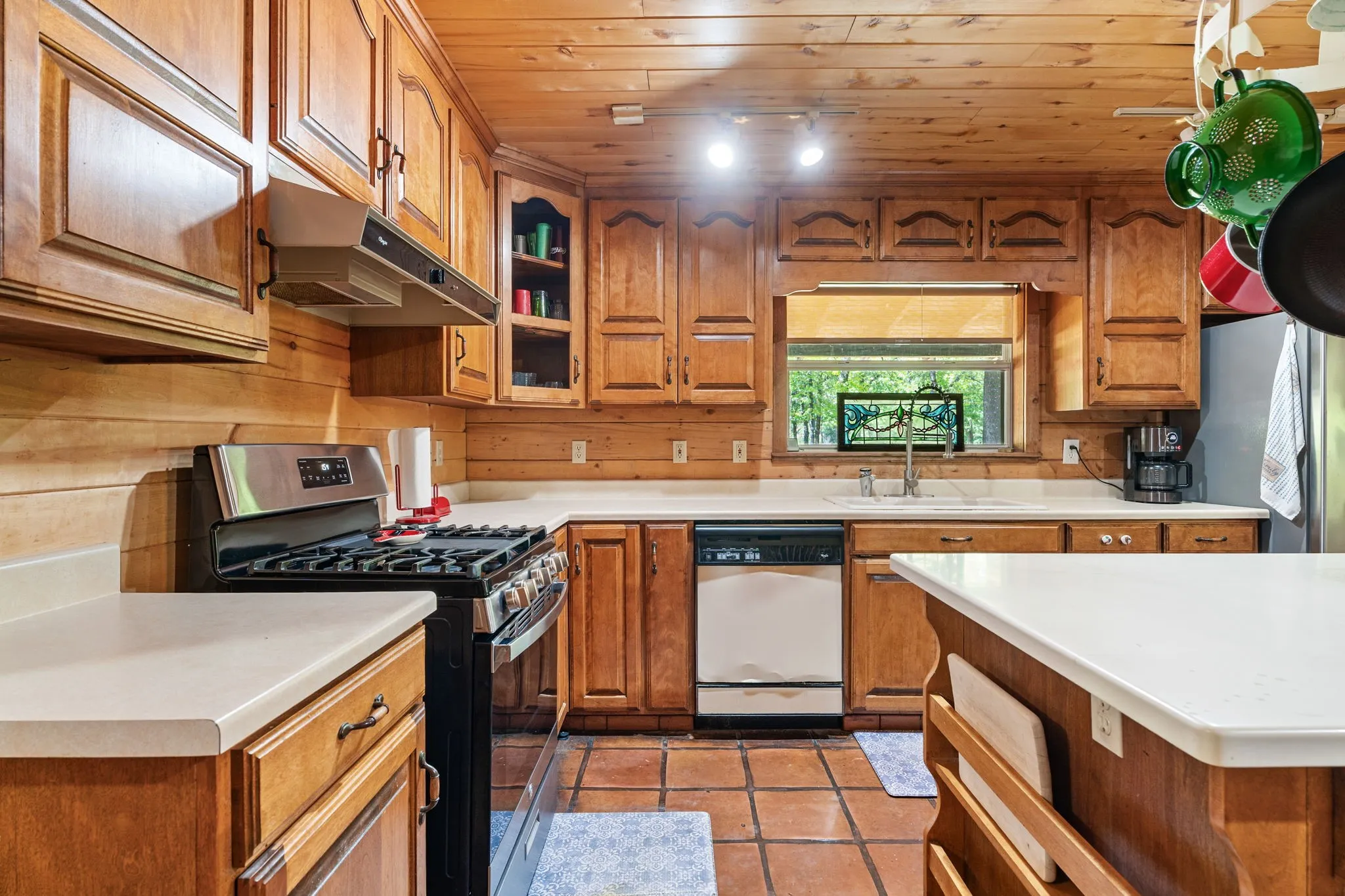 Farm For Sale in Wood County , 1081 County Road 3875, Mineola, Texas 75773, 3 Bedroom, 3 Bathroom, Garage spaces, 2,700 Sqft, built in 1995, mls#21341044, Real Estate Agent in Mineola, Homes For Sale in Wood county, Homes For Sale in Mineola, Realtor in Mineola Texas, Real Estate Brokerage Independent Realty Texas, Luminita Cordes Realtor