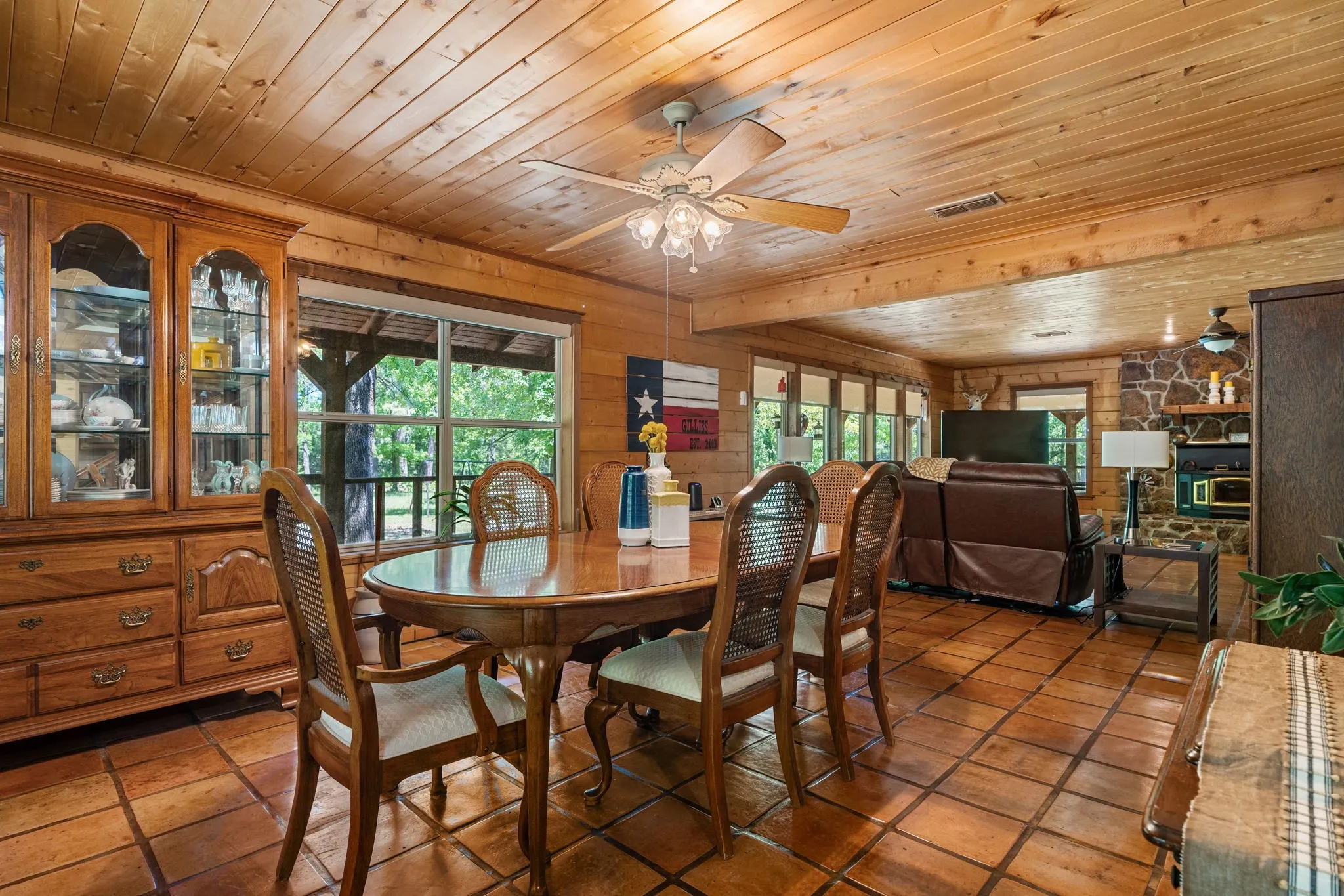 Farm For Sale in Wood County , 1081 County Road 3875, Mineola, Texas 75773, 3 Bedroom, 3 Bathroom, Garage spaces, 2,700 Sqft, built in 1995, mls#21341044, Real Estate Agent in Mineola, Homes For Sale in Wood county, Homes For Sale in Mineola, Realtor in Mineola Texas, Real Estate Brokerage Independent Realty Texas, Luminita Cordes Realtor
