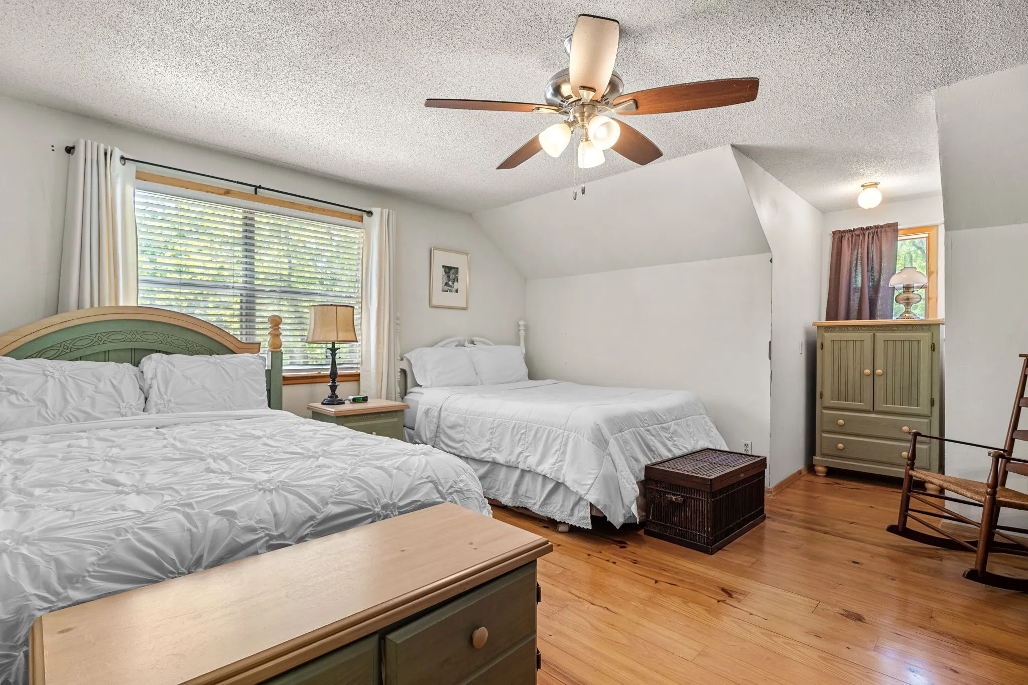 Farm For Sale in Wood County , 1081 County Road 3875, Mineola, Texas 75773, 3 Bedroom, 3 Bathroom, Garage spaces, 2,700 Sqft, built in 1995, mls#21341044, Real Estate Agent in Mineola, Homes For Sale in Wood county, Homes For Sale in Mineola, Realtor in Mineola Texas, Real Estate Brokerage Independent Realty Texas, Luminita Cordes Realtor
