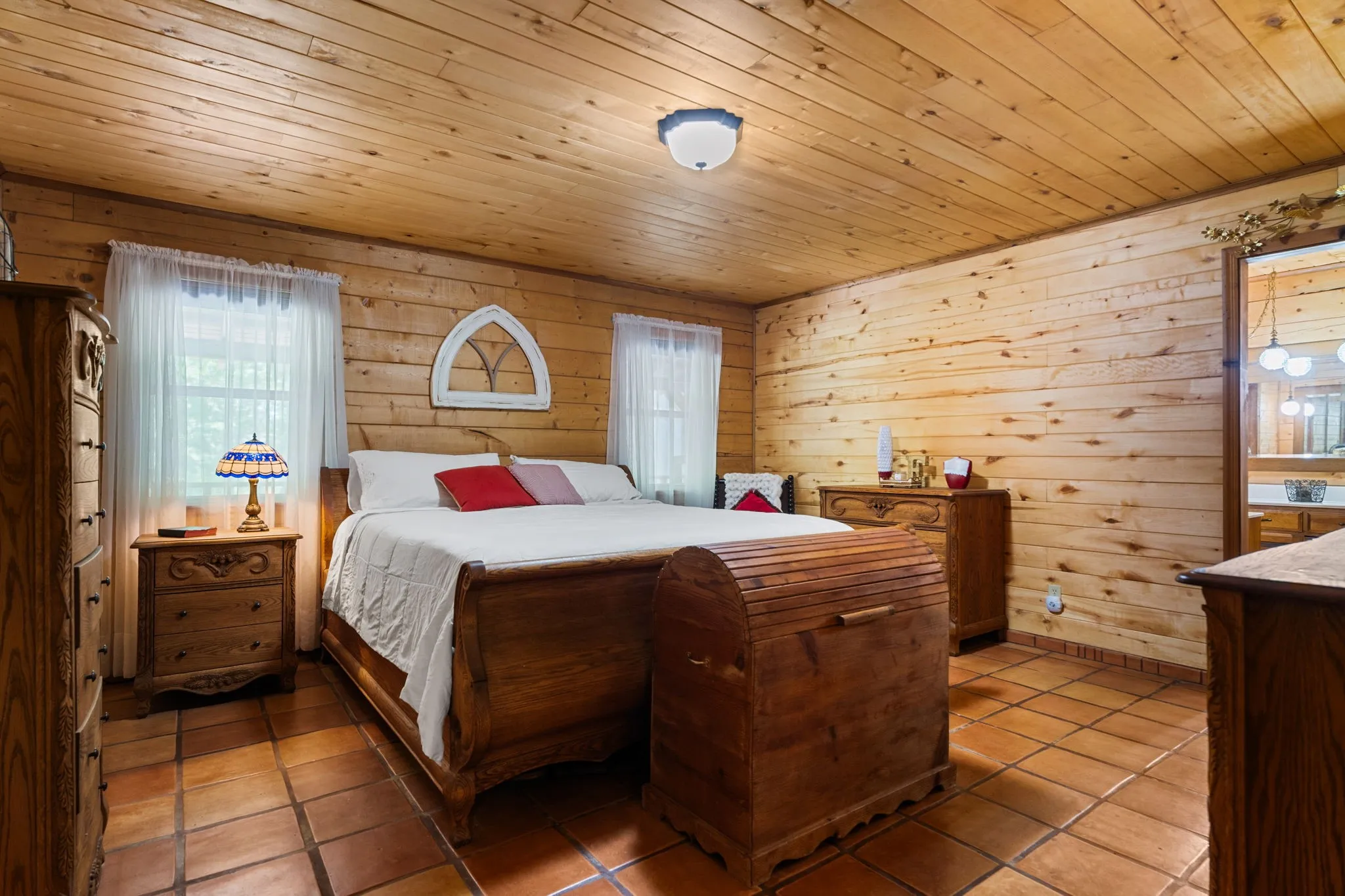 Farm For Sale in Wood County , 1081 County Road 3875, Mineola, Texas 75773, 3 Bedroom, 3 Bathroom, Garage spaces, 2,700 Sqft, built in 1995, mls#21341044, Real Estate Agent in Mineola, Homes For Sale in Wood county, Homes For Sale in Mineola, Realtor in Mineola Texas, Real Estate Brokerage Independent Realty Texas, Luminita Cordes Realtor