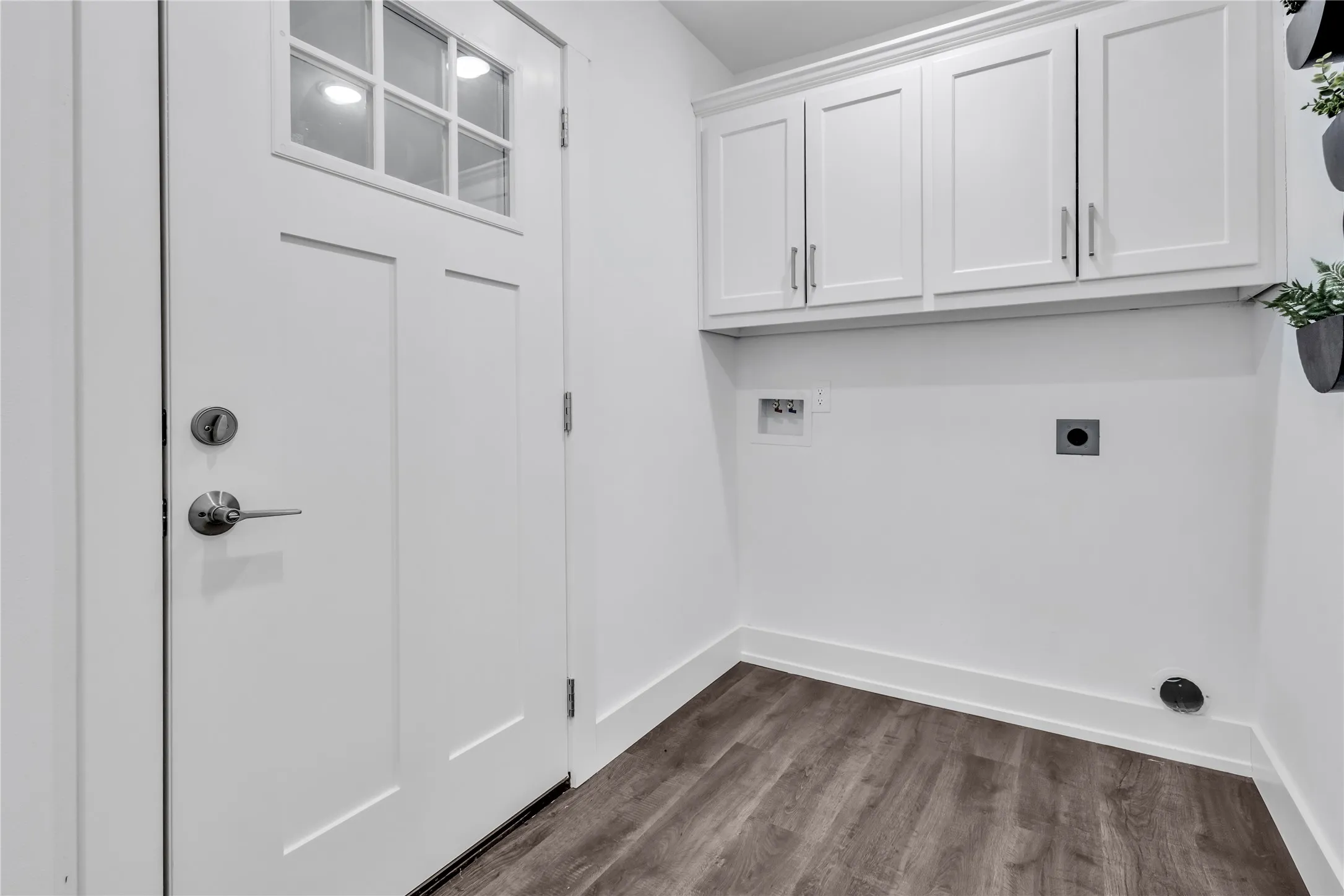 Single Family Residence For Sale in Wood County , 128 N Osborn Street, Alba, Texas 75410, 3 Bedroom, 2 Bathroom, 2 Garage spaces, 1,487 Sqft, built in 1985, mls#21337925, Real Estate Agent in Alba, Homes For Sale in Wood county, Homes For Sale in Alba, Realtor in Alba Texas, Real Estate Brokerage Independent Realty Texas, Luminita Cordes Realtor