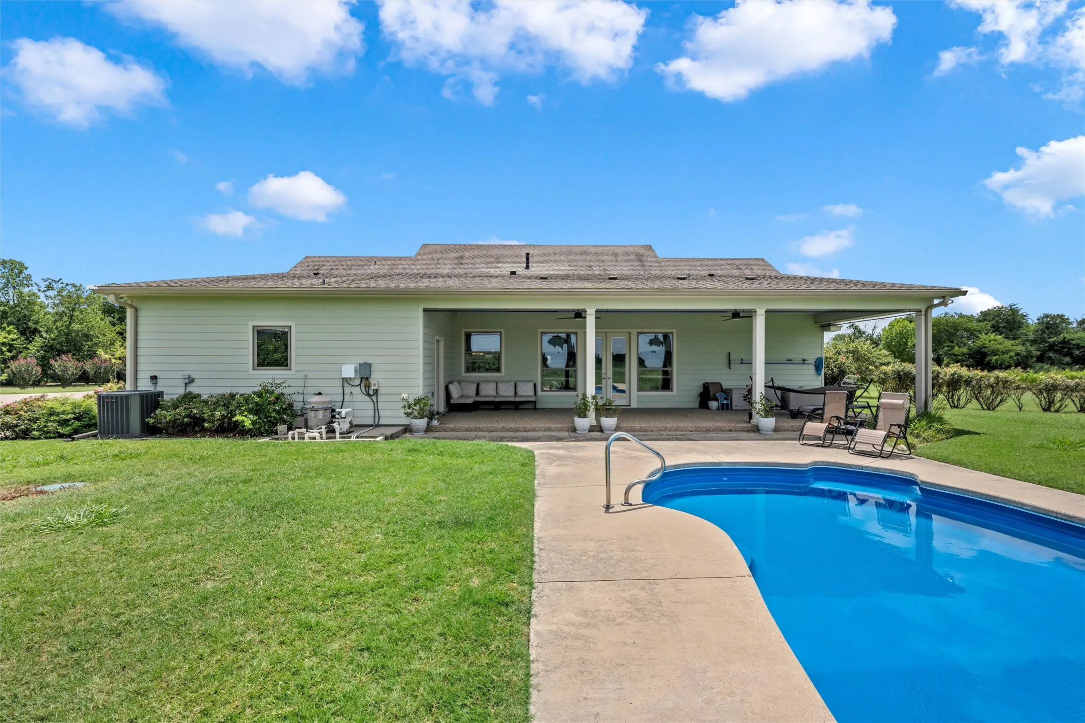 Single Family Residence For Sale in Mc Lennan County , 3825 Chappel Hill Road, Waco, Texas 76705, 3 Bedroom, 2 Bathroom, Garage spaces, 2,334 Sqft, built in 2014, mls#21340589, Real Estate Agent in Waco, Homes For Sale in Mc Lennan county, Homes For Sale in Waco, Realtor in Waco Texas, Real Estate Brokerage Independent Realty Texas, Luminita Cordes Realtor