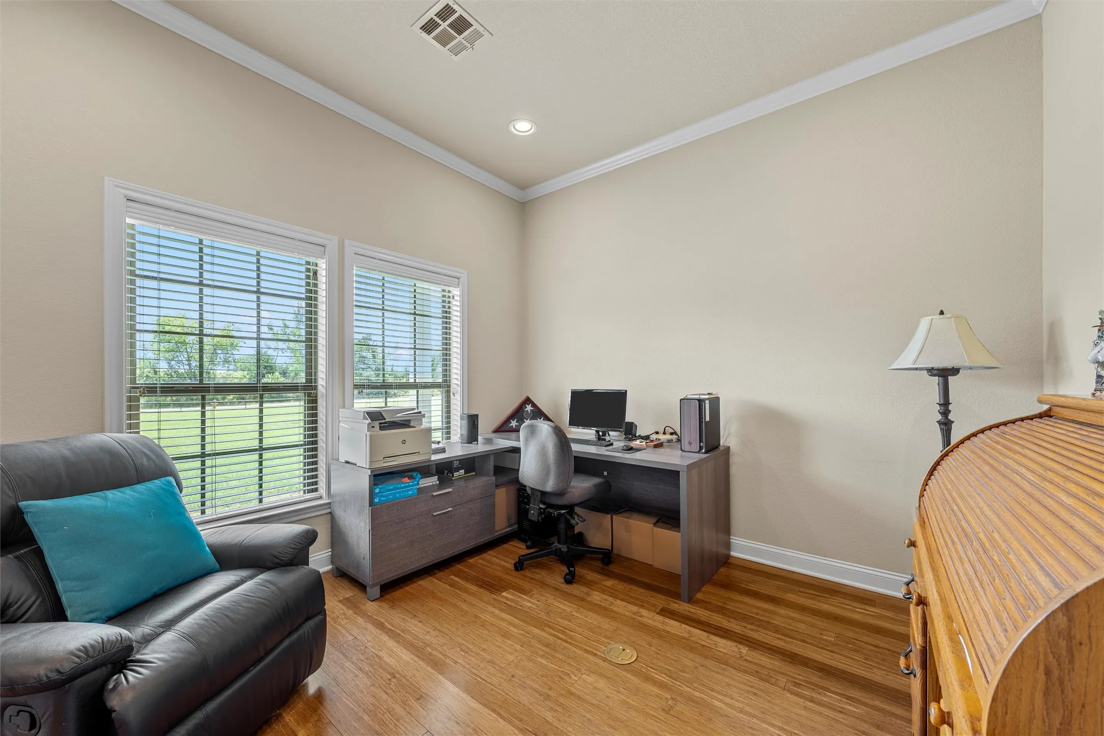 Single Family Residence For Sale in Mc Lennan County , 3825 Chappel Hill Road, Waco, Texas 76705, 3 Bedroom, 2 Bathroom, Garage spaces, 2,334 Sqft, built in 2014, mls#21340589, Real Estate Agent in Waco, Homes For Sale in Mc Lennan county, Homes For Sale in Waco, Realtor in Waco Texas, Real Estate Brokerage Independent Realty Texas, Luminita Cordes Realtor