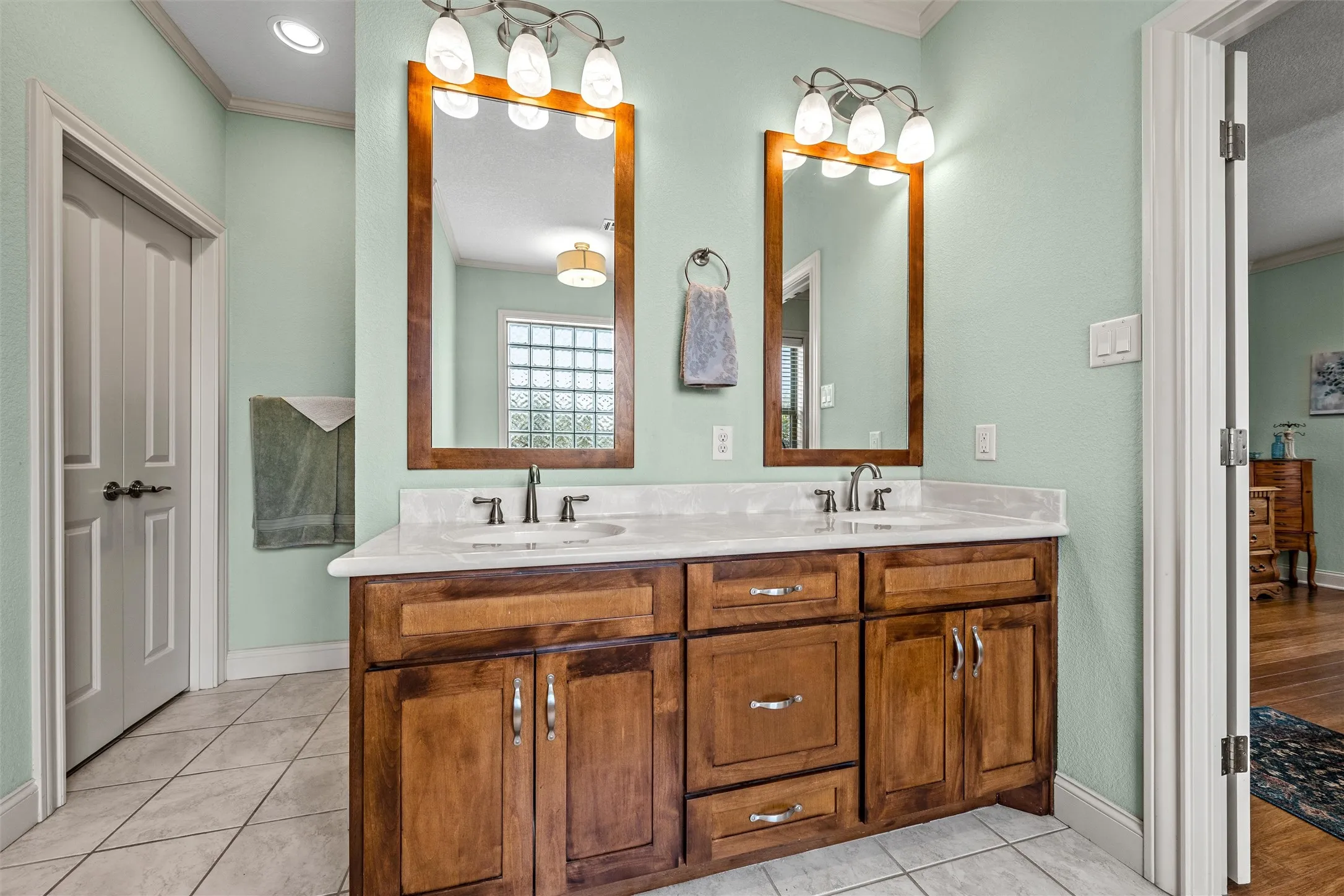 Single Family Residence For Sale in Mc Lennan County , 3825 Chappel Hill Road, Waco, Texas 76705, 3 Bedroom, 2 Bathroom, Garage spaces, 2,334 Sqft, built in 2014, mls#21340589, Real Estate Agent in Waco, Homes For Sale in Mc Lennan county, Homes For Sale in Waco, Realtor in Waco Texas, Real Estate Brokerage Independent Realty Texas, Luminita Cordes Realtor