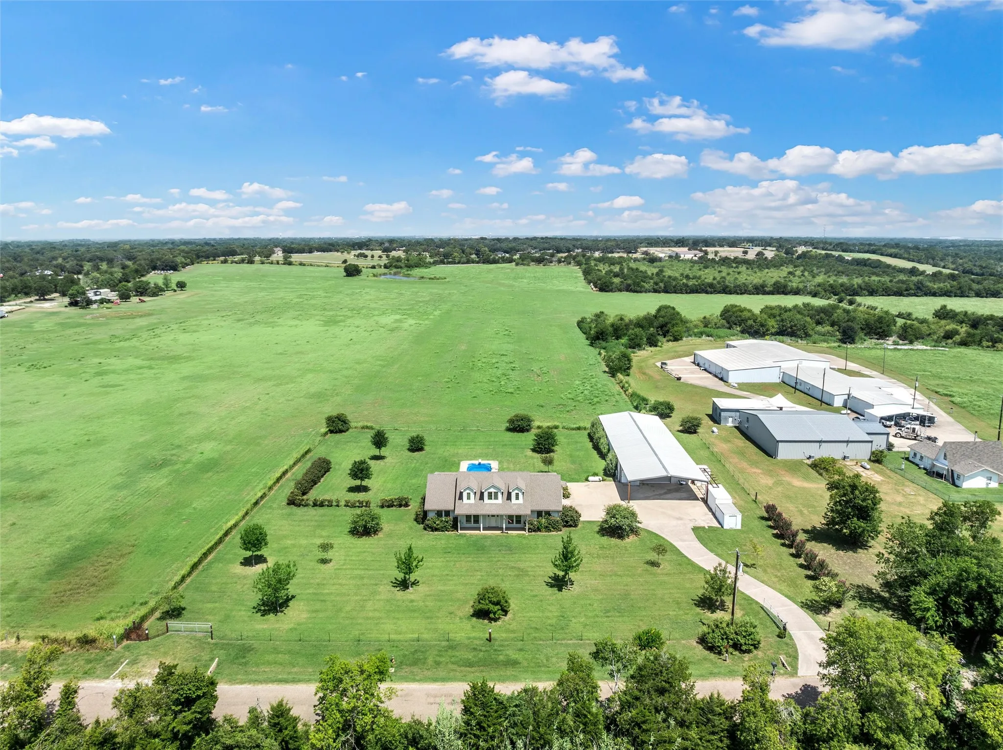 Single Family Residence For Sale in Mc Lennan County , 3825 Chappel Hill Road, Waco, Texas 76705, 3 Bedroom, 2 Bathroom, Garage spaces, 2,334 Sqft, built in 2014, mls#21340589, Real Estate Agent in Waco, Homes For Sale in Mc Lennan county, Homes For Sale in Waco, Realtor in Waco Texas, Real Estate Brokerage Independent Realty Texas, Luminita Cordes Realtor