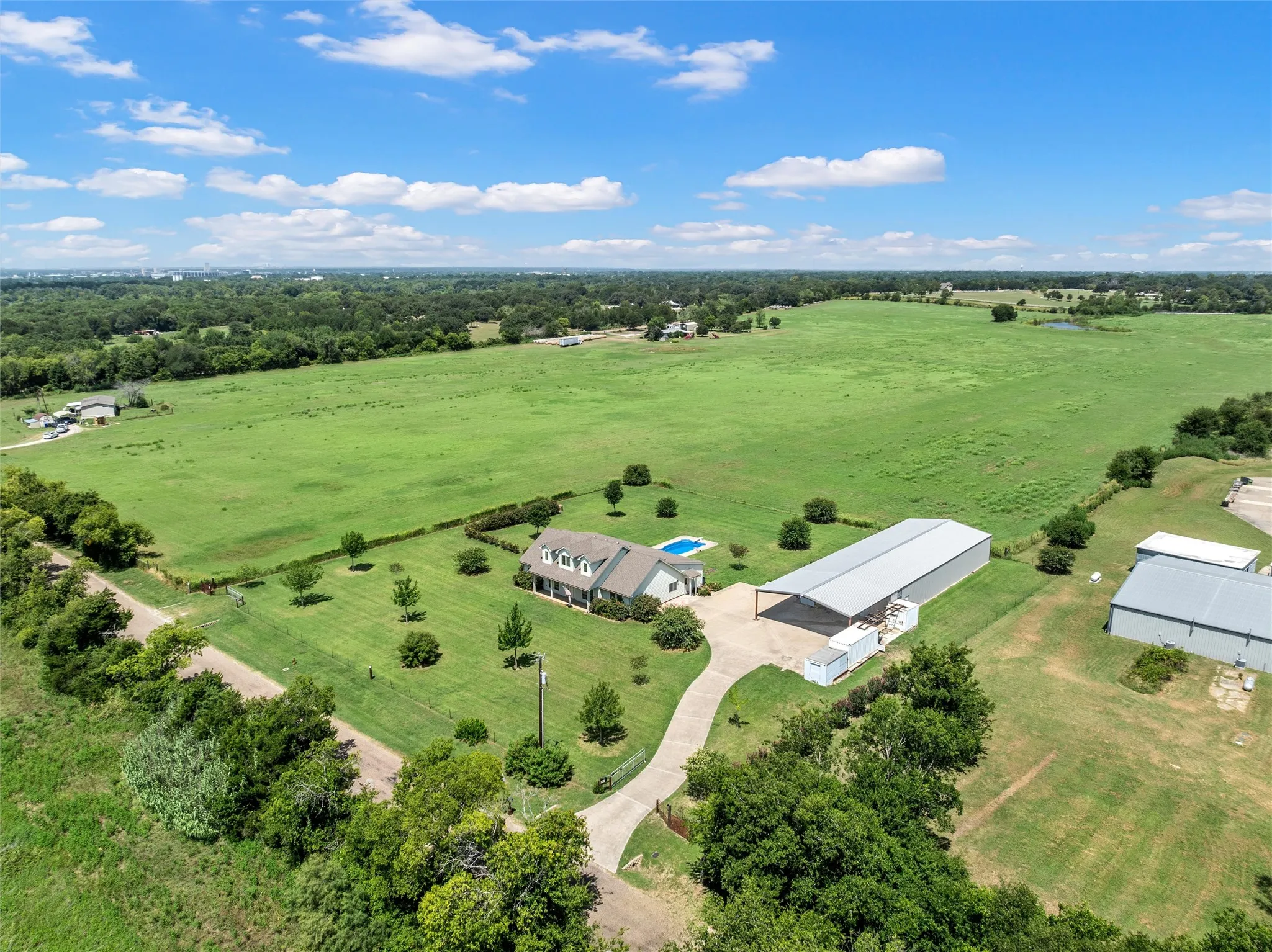 Single Family Residence For Sale in Mc Lennan County , 3825 Chappel Hill Road, Waco, Texas 76705, 3 Bedroom, 2 Bathroom, Garage spaces, 2,334 Sqft, built in 2014, mls#21340589, Real Estate Agent in Waco, Homes For Sale in Mc Lennan county, Homes For Sale in Waco, Realtor in Waco Texas, Real Estate Brokerage Independent Realty Texas, Luminita Cordes Realtor