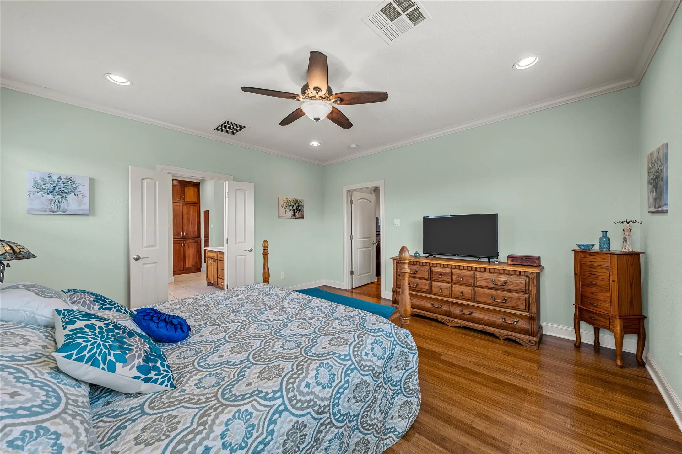Single Family Residence For Sale in Mc Lennan County , 3825 Chappel Hill Road, Waco, Texas 76705, 3 Bedroom, 2 Bathroom, Garage spaces, 2,334 Sqft, built in 2014, mls#21340589, Real Estate Agent in Waco, Homes For Sale in Mc Lennan county, Homes For Sale in Waco, Realtor in Waco Texas, Real Estate Brokerage Independent Realty Texas, Luminita Cordes Realtor