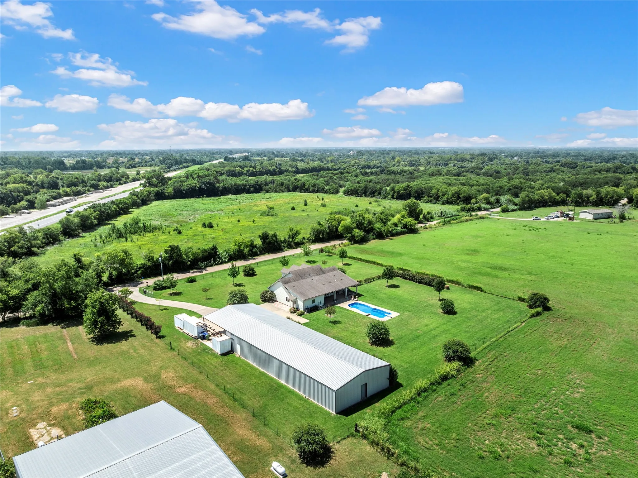 Single Family Residence For Sale in Mc Lennan County , 3825 Chappel Hill Road, Waco, Texas 76705, 3 Bedroom, 2 Bathroom, Garage spaces, 2,334 Sqft, built in 2014, mls#21340589, Real Estate Agent in Waco, Homes For Sale in Mc Lennan county, Homes For Sale in Waco, Realtor in Waco Texas, Real Estate Brokerage Independent Realty Texas, Luminita Cordes Realtor