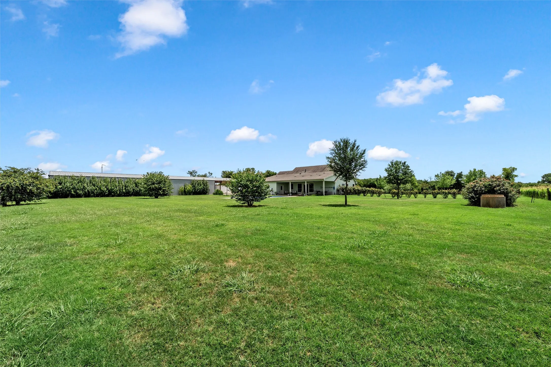 Single Family Residence For Sale in Mc Lennan County , 3825 Chappel Hill Road, Waco, Texas 76705, 3 Bedroom, 2 Bathroom, Garage spaces, 2,334 Sqft, built in 2014, mls#21340589, Real Estate Agent in Waco, Homes For Sale in Mc Lennan county, Homes For Sale in Waco, Realtor in Waco Texas, Real Estate Brokerage Independent Realty Texas, Luminita Cordes Realtor