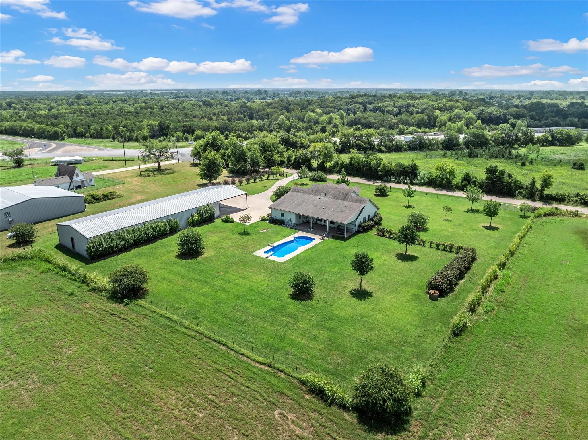 Single Family Residence For Sale in Mc Lennan County , 3825 Chappel Hill Road, Waco, Texas 76705, 3 Bedroom, 2 Bathroom, Garage spaces, 2,334 Sqft, built in 2014, mls#21340589, Real Estate Agent in Waco, Homes For Sale in Mc Lennan county, Homes For Sale in Waco, Realtor in Waco Texas, Real Estate Brokerage Independent Realty Texas, Luminita Cordes Realtor