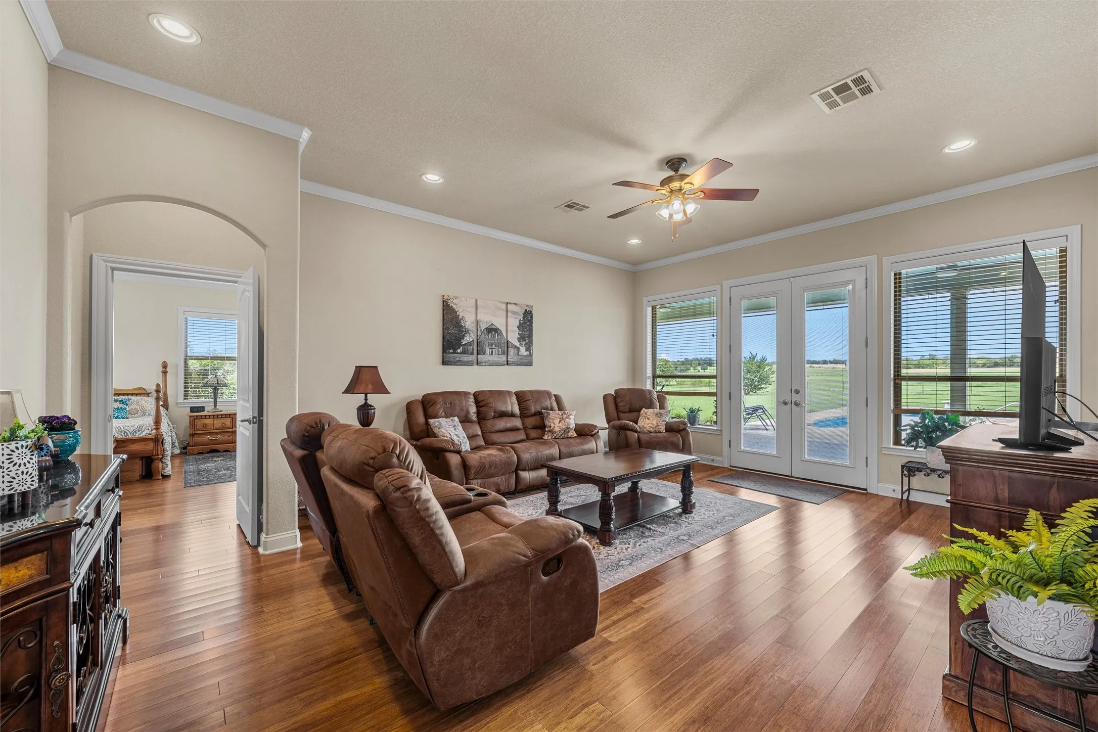 Single Family Residence For Sale in Mc Lennan County , 3825 Chappel Hill Road, Waco, Texas 76705, 3 Bedroom, 2 Bathroom, Garage spaces, 2,334 Sqft, built in 2014, mls#21340589, Real Estate Agent in Waco, Homes For Sale in Mc Lennan county, Homes For Sale in Waco, Realtor in Waco Texas, Real Estate Brokerage Independent Realty Texas, Luminita Cordes Realtor
