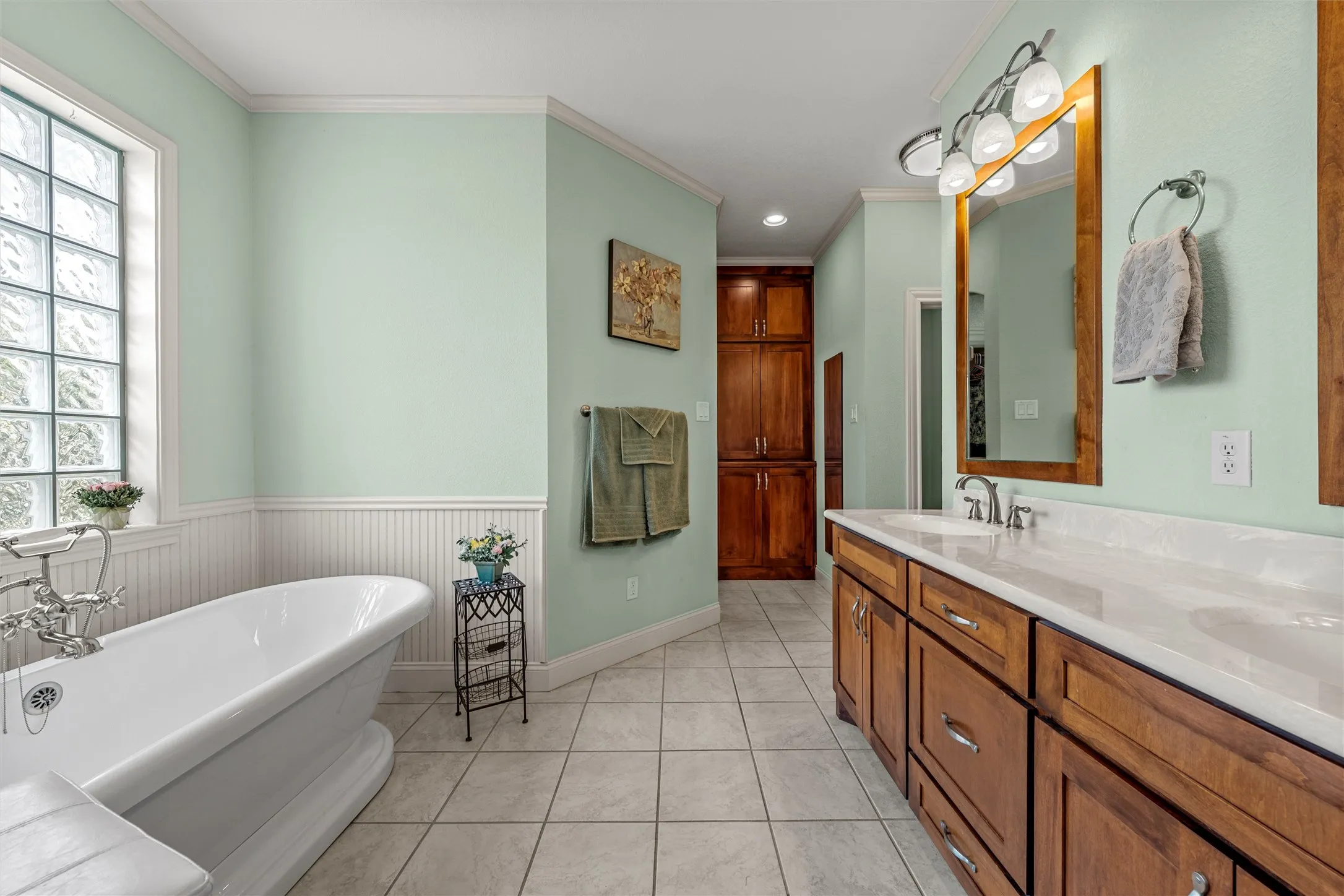 Single Family Residence For Sale in Mc Lennan County , 3825 Chappel Hill Road, Waco, Texas 76705, 3 Bedroom, 2 Bathroom, Garage spaces, 2,334 Sqft, built in 2014, mls#21340589, Real Estate Agent in Waco, Homes For Sale in Mc Lennan county, Homes For Sale in Waco, Realtor in Waco Texas, Real Estate Brokerage Independent Realty Texas, Luminita Cordes Realtor