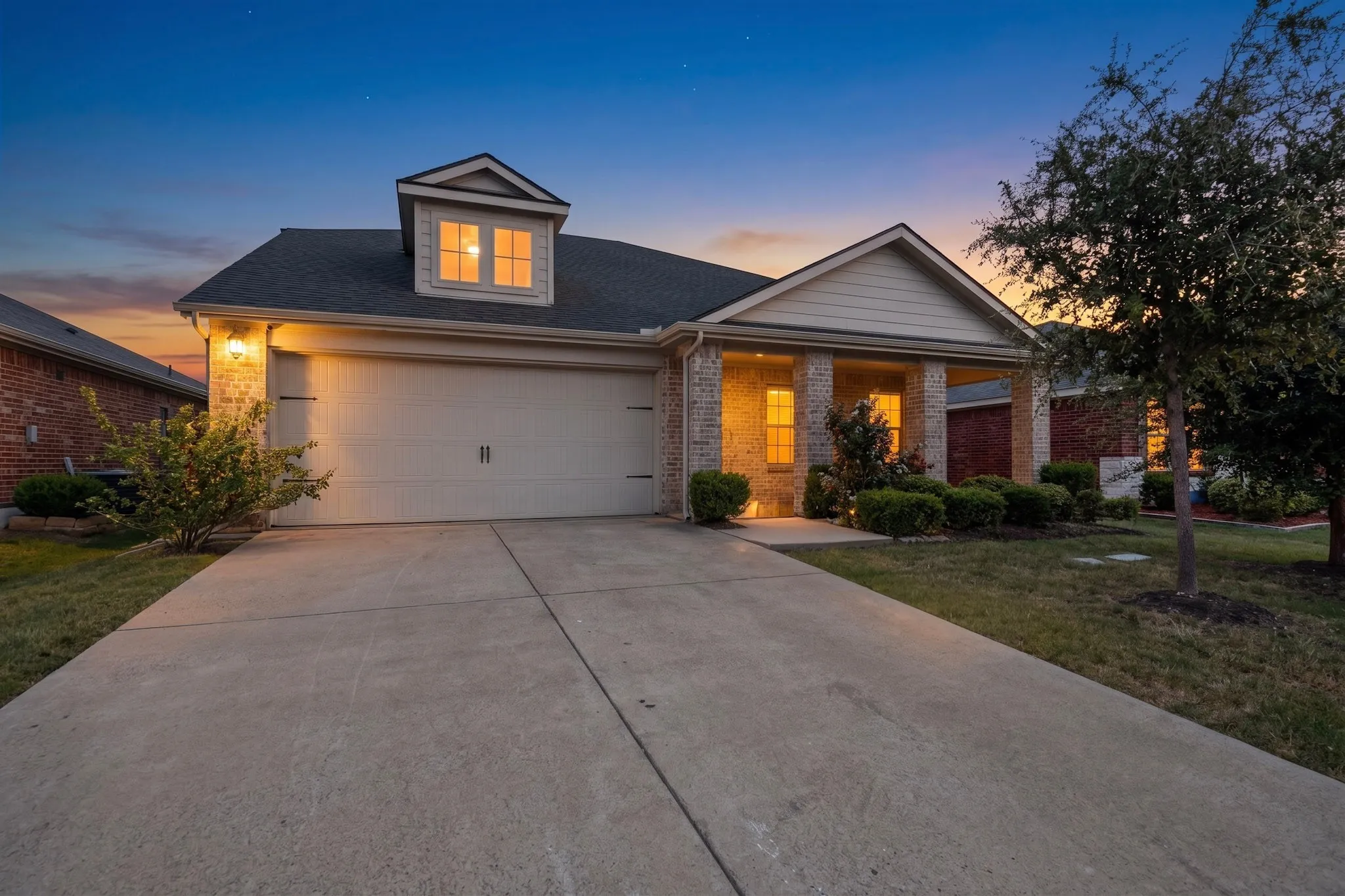 Single Family Residence For Sale in Kaufman County , 2329 Julia Lane, Forney, Texas 75126, 4 Bedroom, 3 Bathroom, 2 Garage spaces, 2,108 Sqft, built in 2018, mls#21321185, Real Estate Agent in Forney, Homes For Sale in Kaufman county, Homes For Sale in Forney, Realtor in Forney Texas, Real Estate Brokerage Independent Realty Texas, Luminita Cordes Realtor