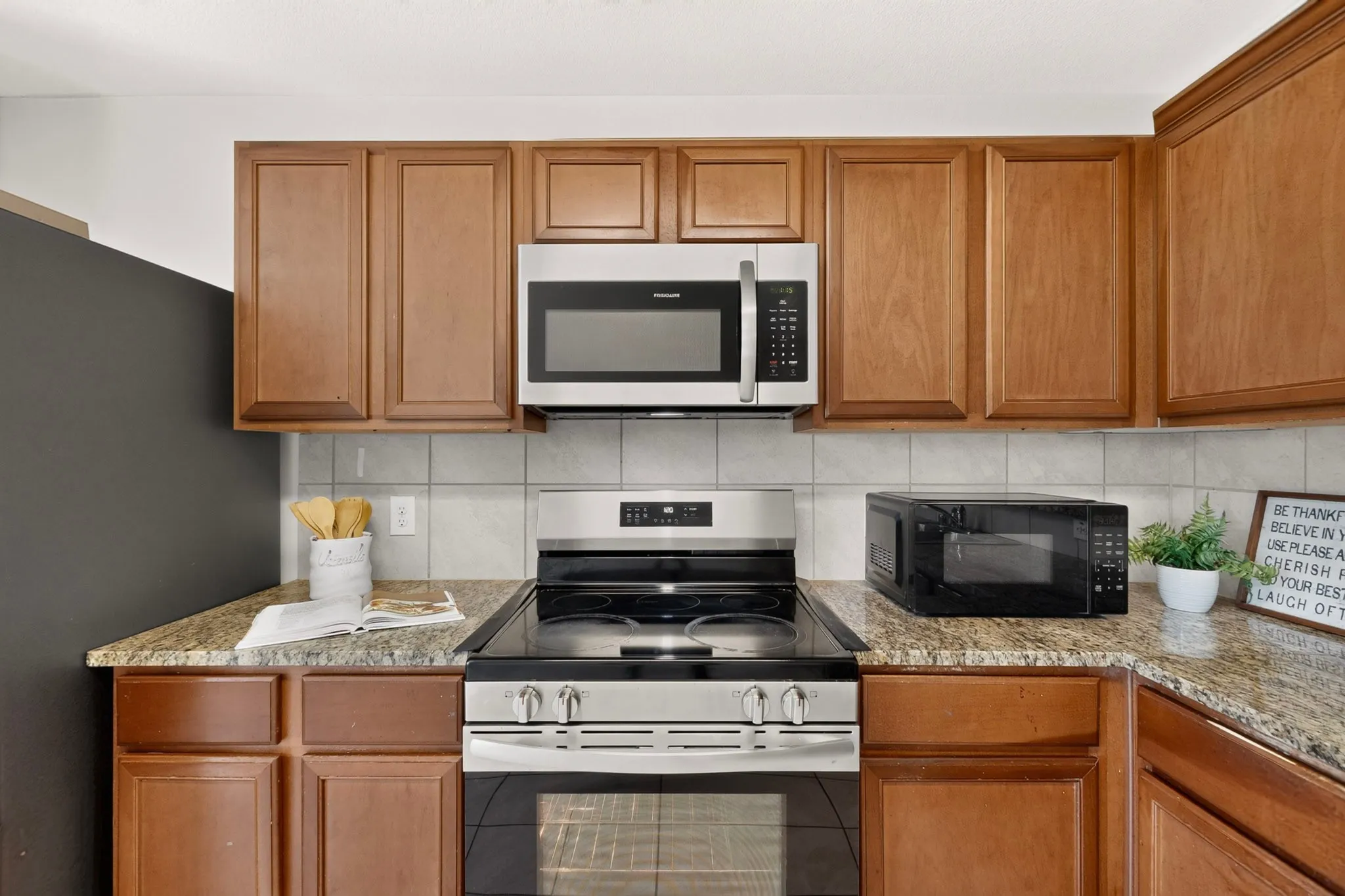 Single Family Residence For Sale in Kaufman County , 2329 Julia Lane, Forney, Texas 75126, 4 Bedroom, 3 Bathroom, 2 Garage spaces, 2,108 Sqft, built in 2018, mls#21321185, Real Estate Agent in Forney, Homes For Sale in Kaufman county, Homes For Sale in Forney, Realtor in Forney Texas, Real Estate Brokerage Independent Realty Texas, Luminita Cordes Realtor
