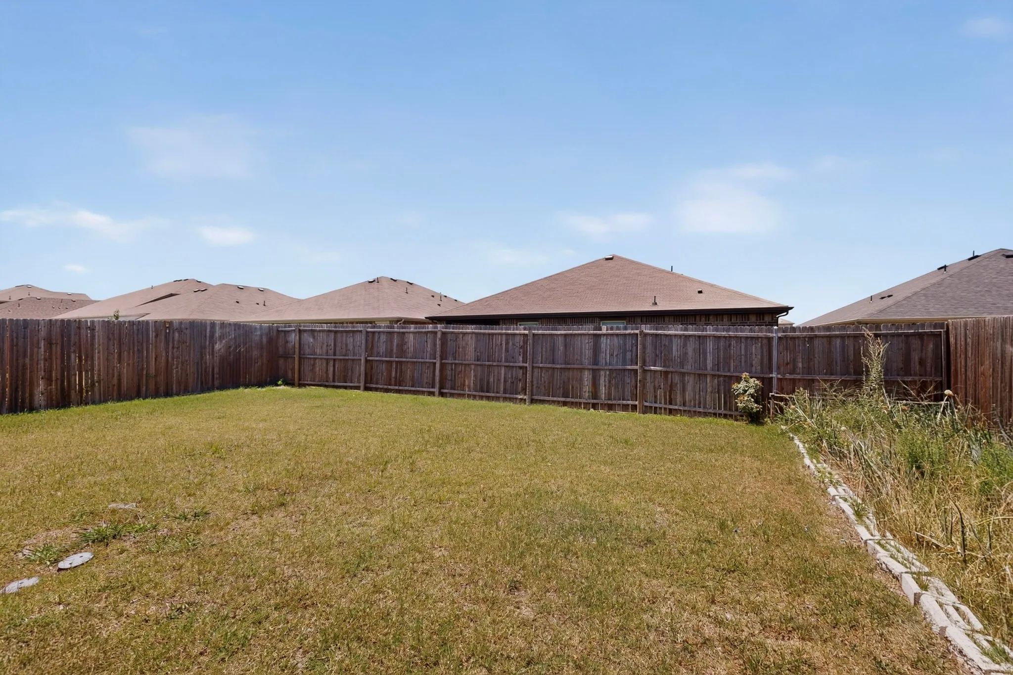 Single Family Residence For Sale in Kaufman County , 2329 Julia Lane, Forney, Texas 75126, 4 Bedroom, 3 Bathroom, 2 Garage spaces, 2,108 Sqft, built in 2018, mls#21321185, Real Estate Agent in Forney, Homes For Sale in Kaufman county, Homes For Sale in Forney, Realtor in Forney Texas, Real Estate Brokerage Independent Realty Texas, Luminita Cordes Realtor