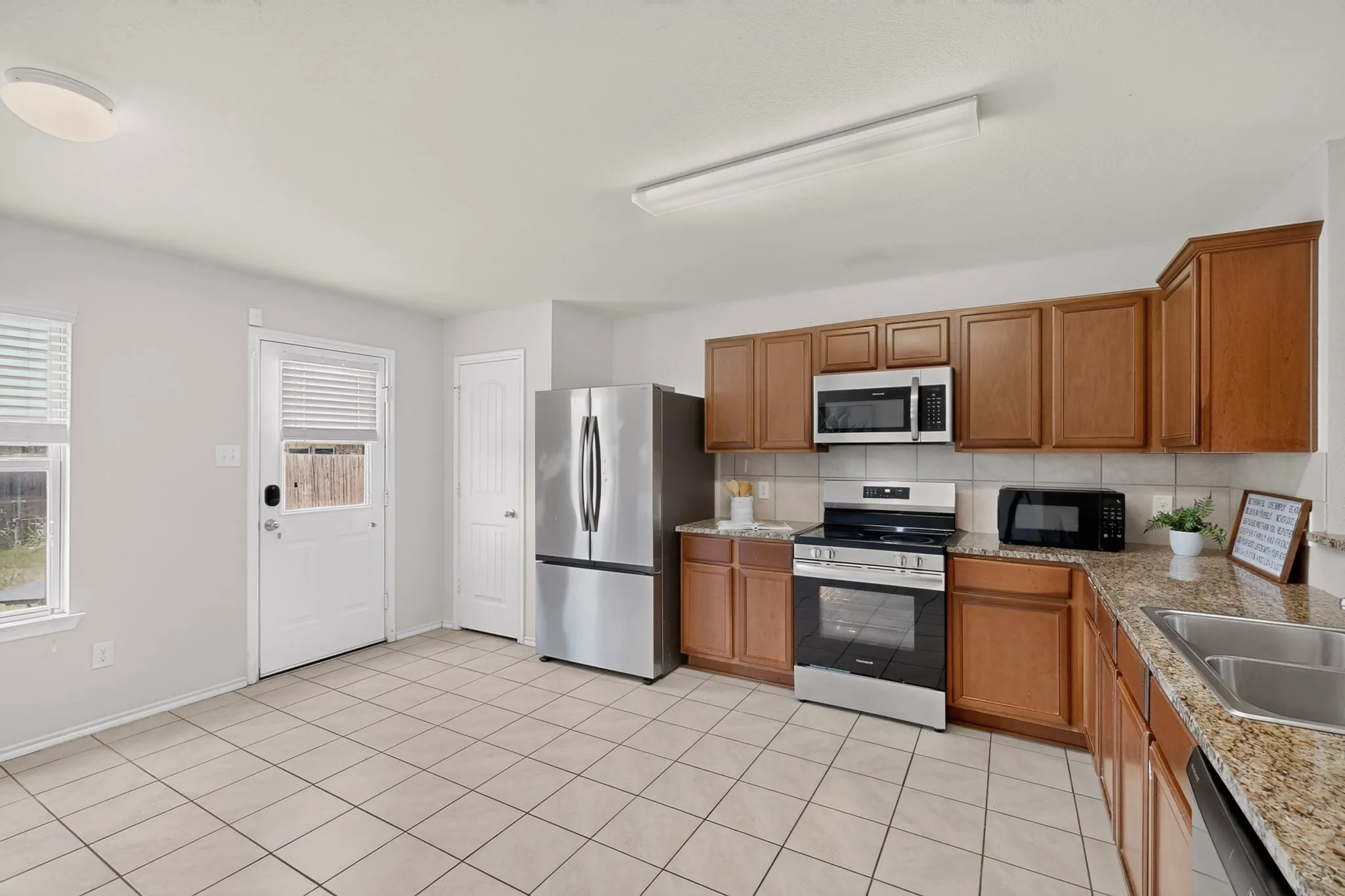 Single Family Residence For Sale in Kaufman County , 2329 Julia Lane, Forney, Texas 75126, 4 Bedroom, 3 Bathroom, 2 Garage spaces, 2,108 Sqft, built in 2018, mls#21321185, Real Estate Agent in Forney, Homes For Sale in Kaufman county, Homes For Sale in Forney, Realtor in Forney Texas, Real Estate Brokerage Independent Realty Texas, Luminita Cordes Realtor